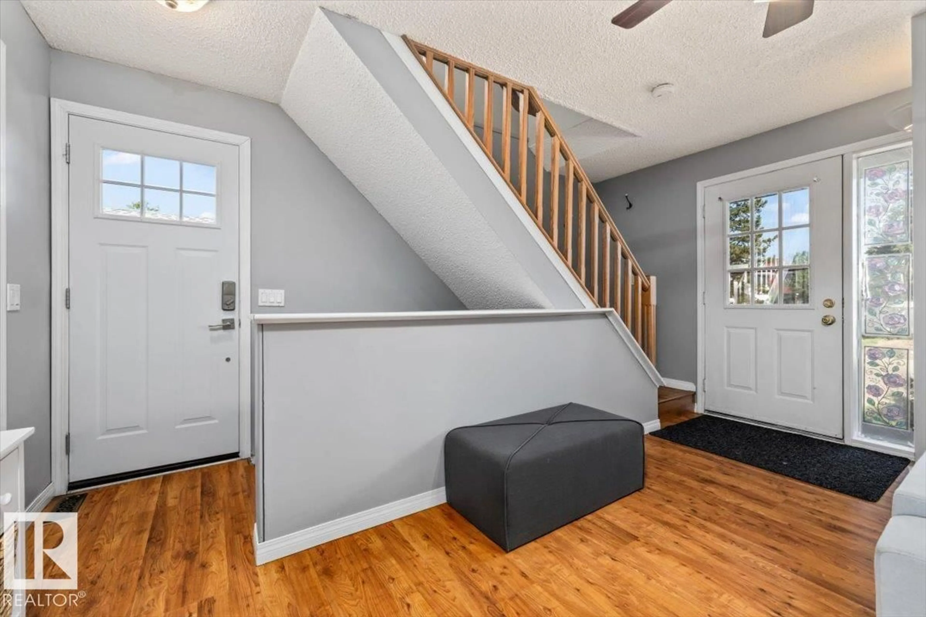 Indoor entryway for 5807 52 AV, Beaumont Alberta T4X1B5