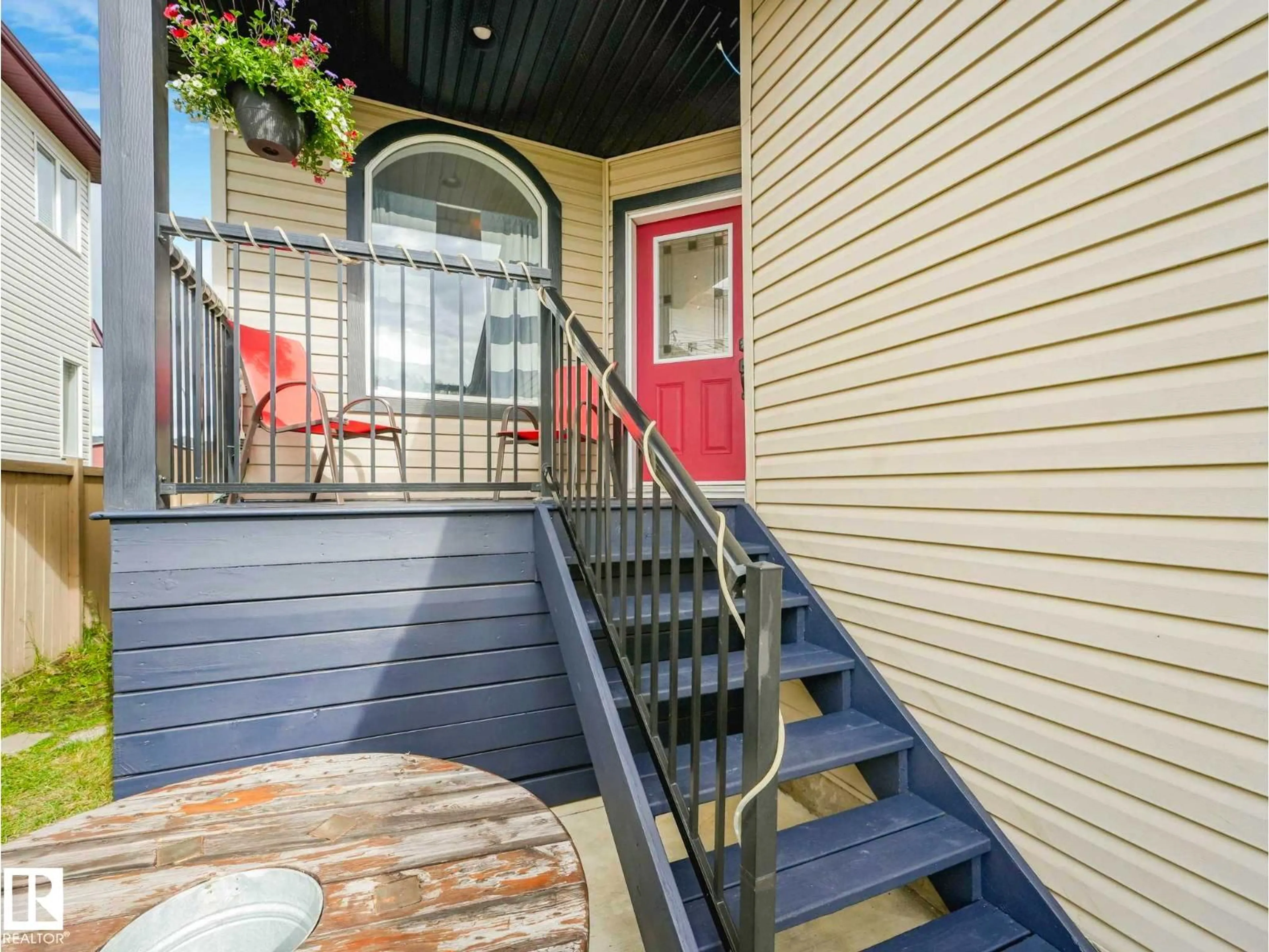 Patio, street for 324 ASH CL, Leduc Alberta T9E0E2