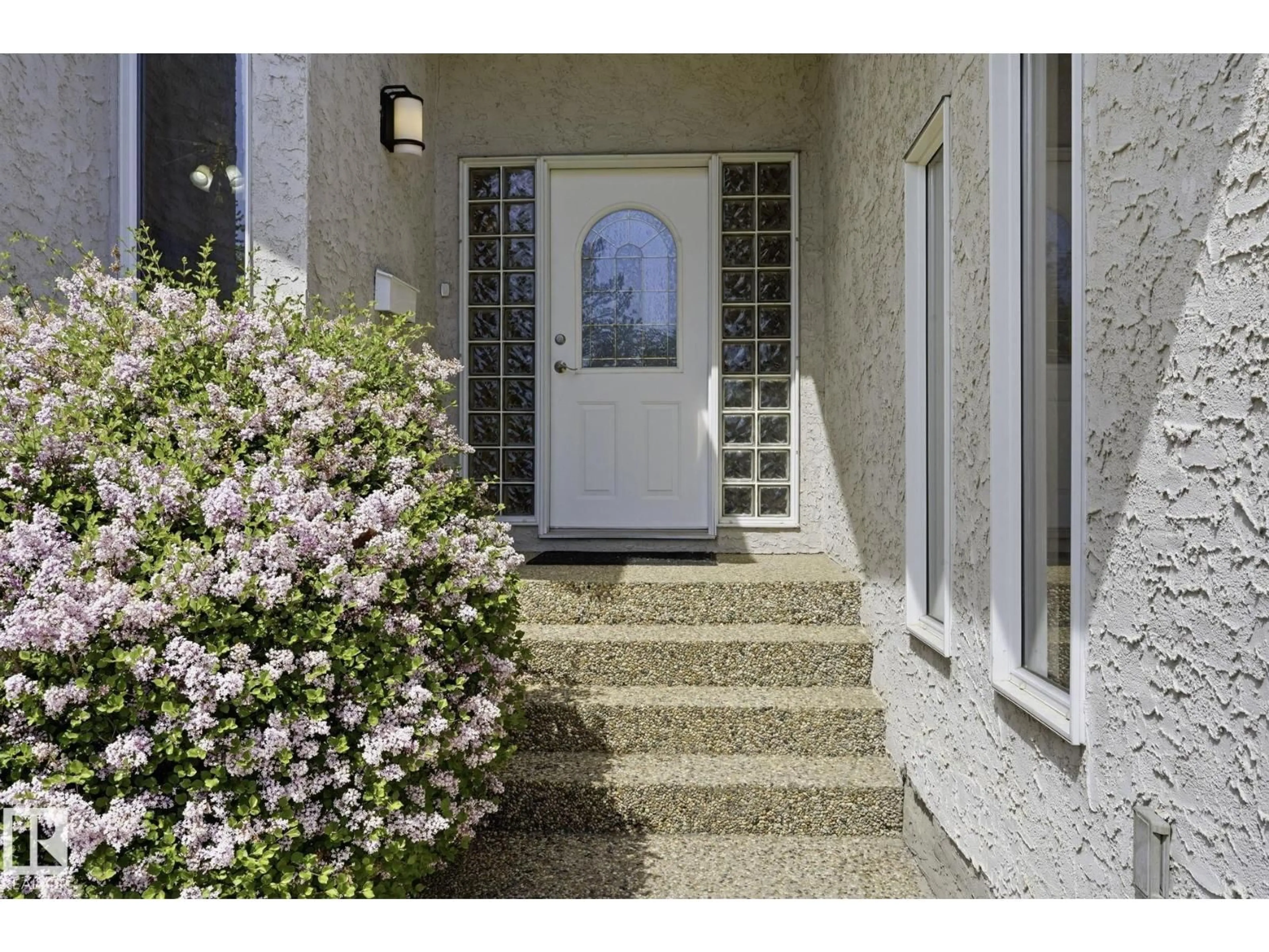 Indoor entryway for 5312 187 ST, Edmonton Alberta T6M2K5