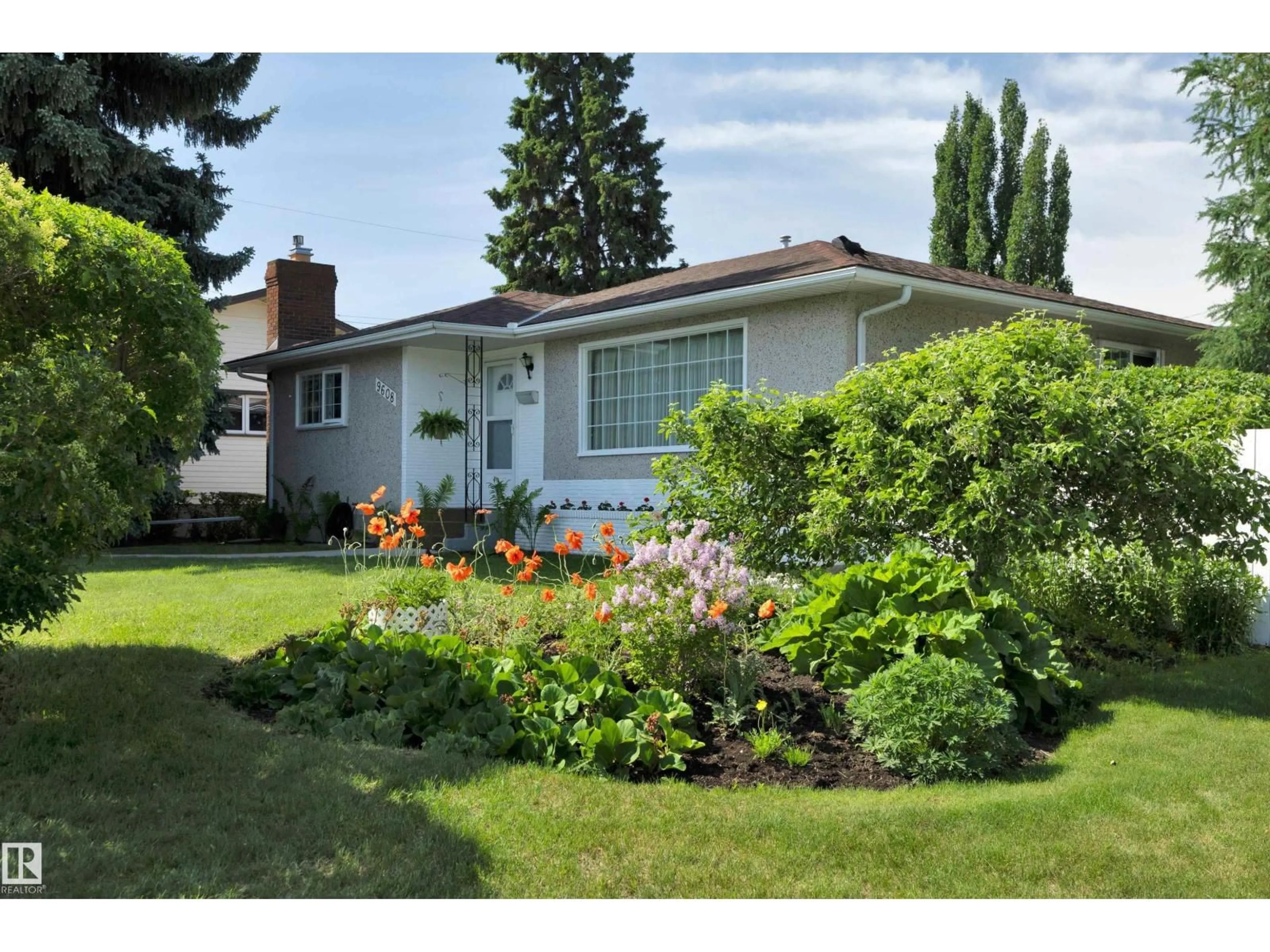 Home with vinyl exterior material, street for NW - 9608 67A ST, Edmonton Alberta T6B1S1