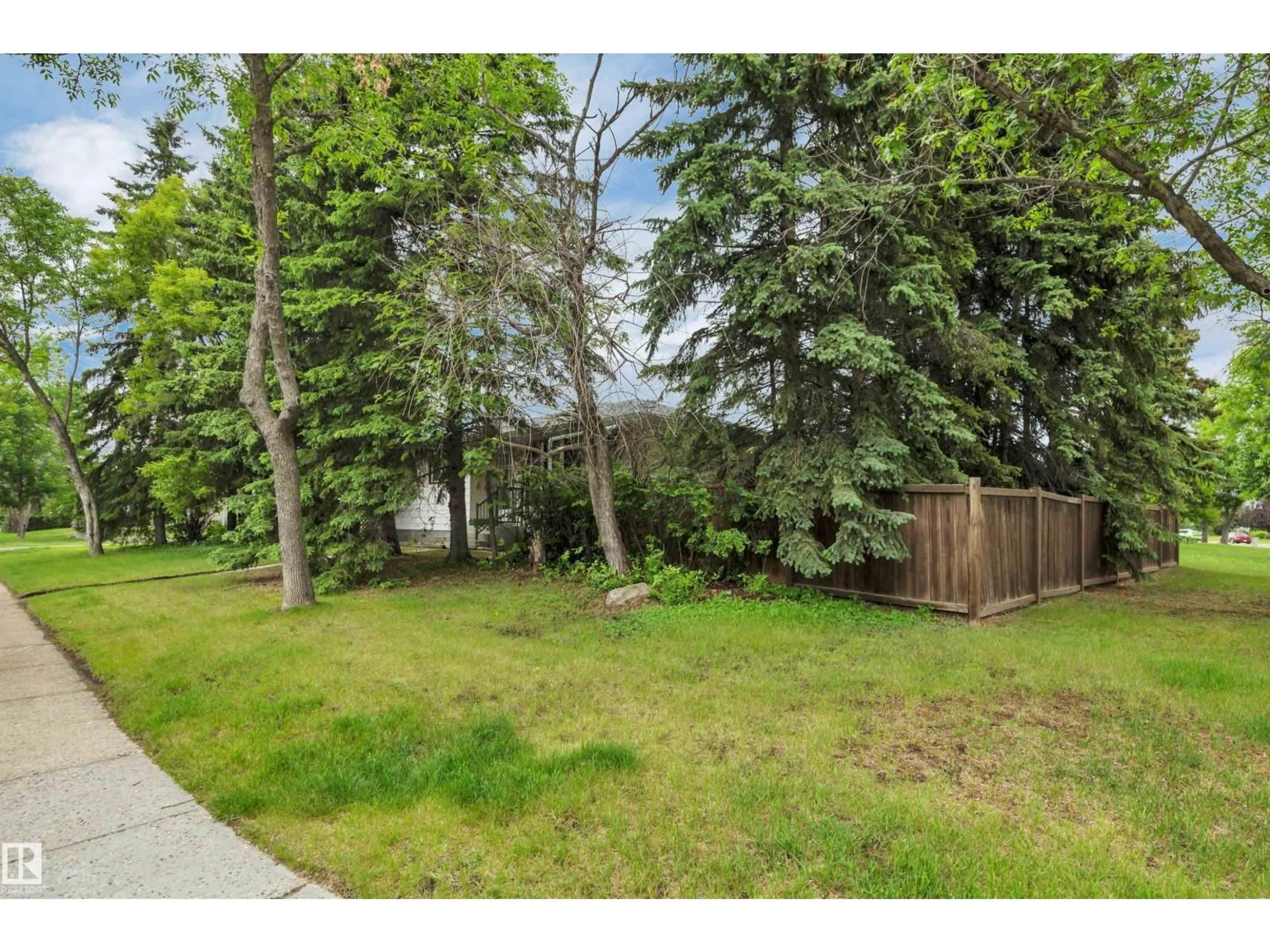 Unknown for 107 CORINTHIA DR, Leduc Alberta T9E4K5