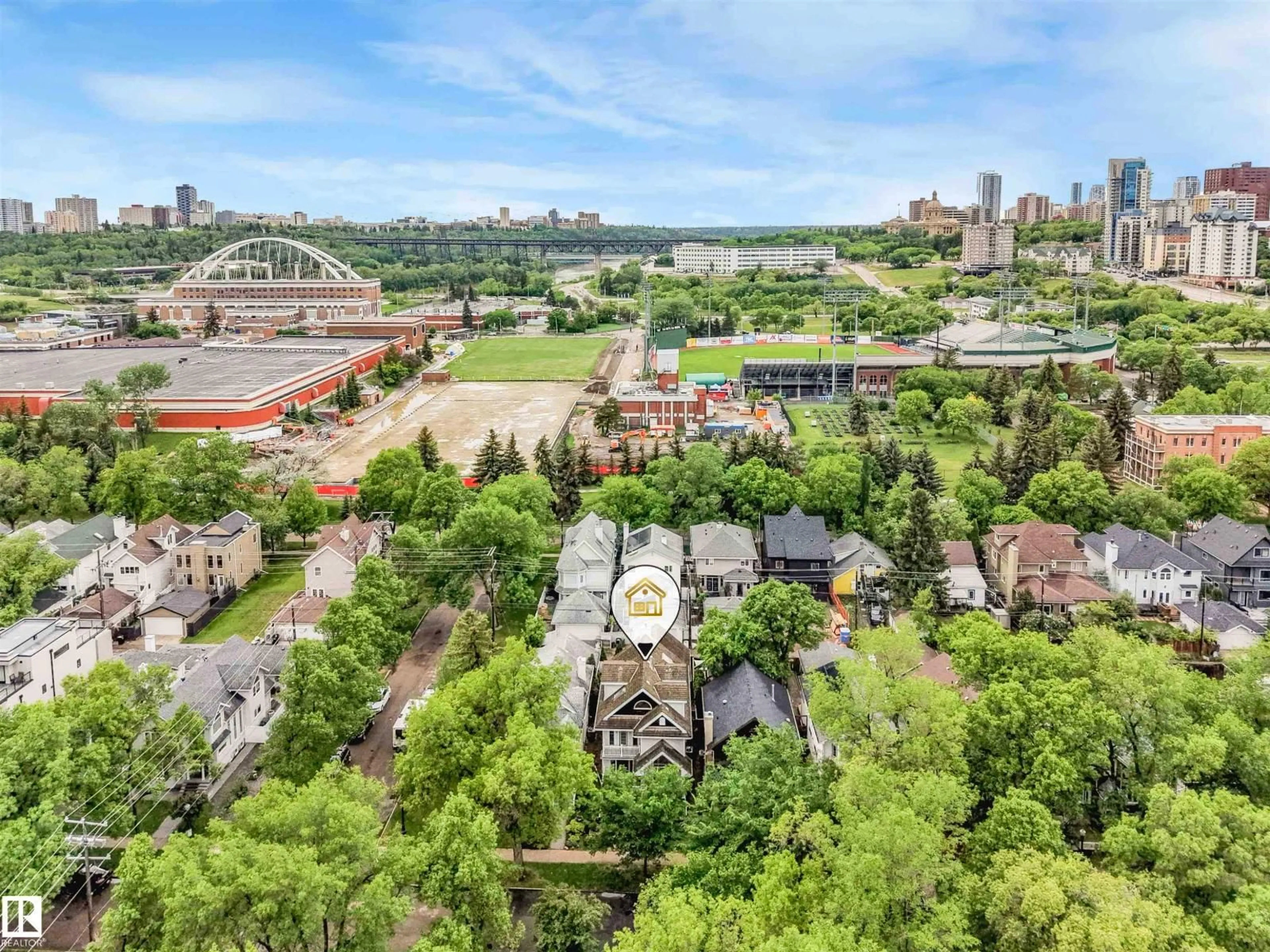 A pic from outside/outdoor area/front of a property/back of a property/a pic from drone, city buildings view from balcony for 9508 100A ST NW, Edmonton Alberta T5K0V6
