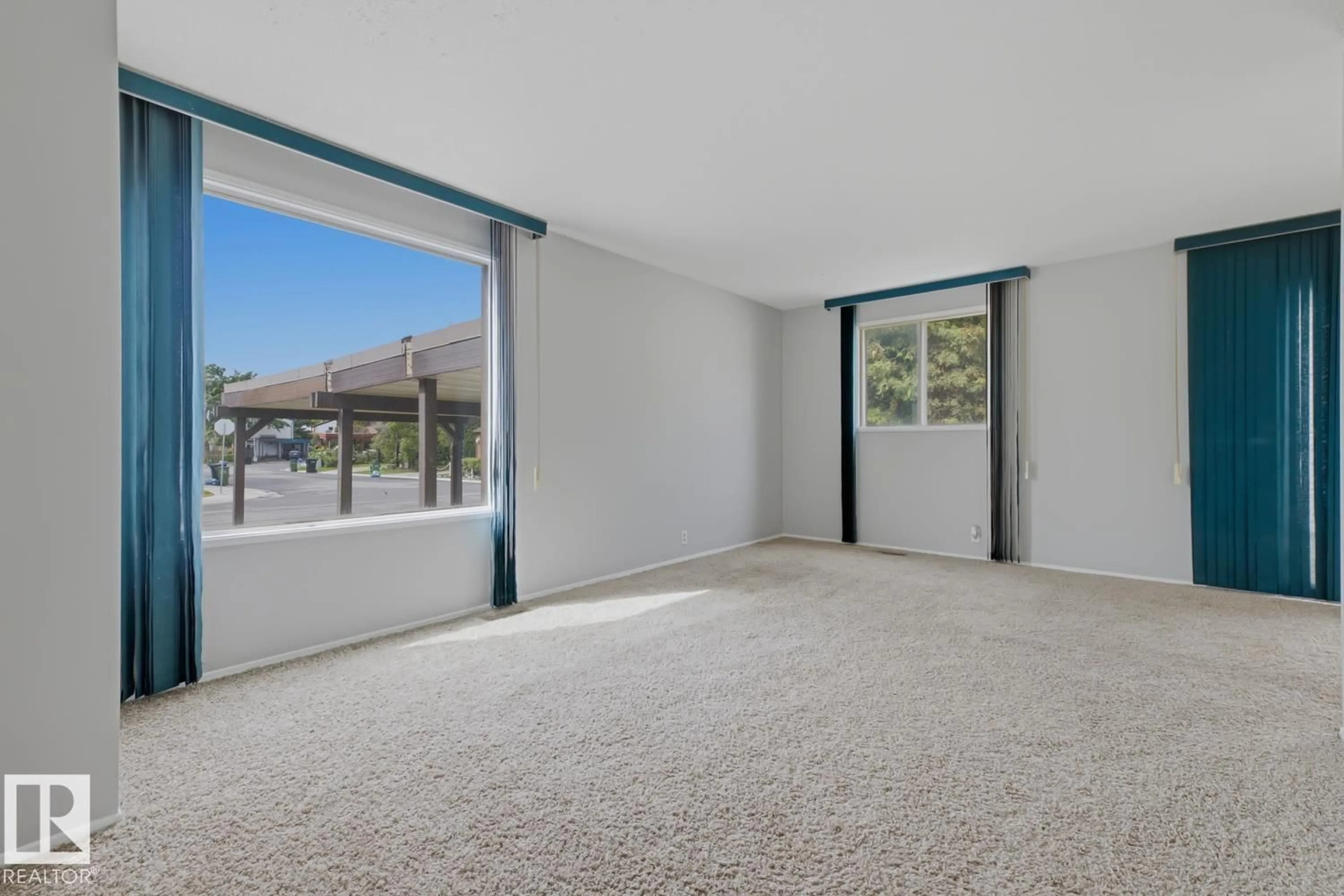 A pic of a room for 5514 93A AV, Edmonton Alberta T6B2K7