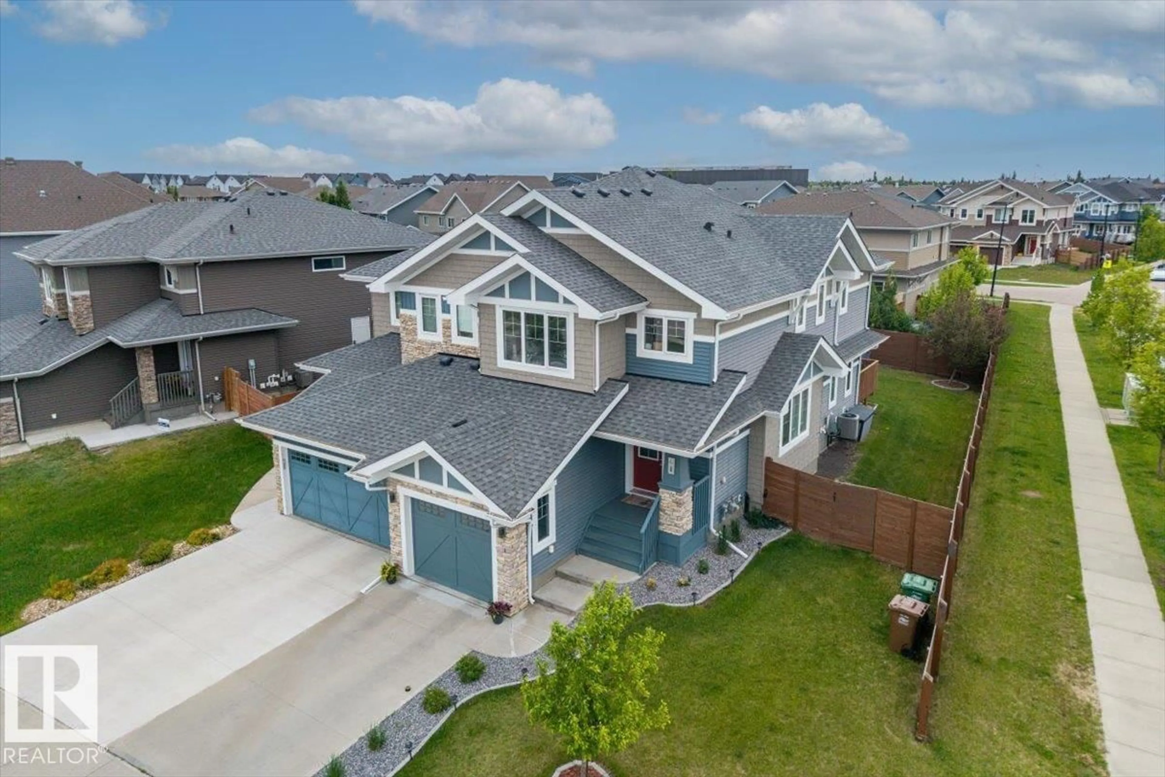 A pic from outside/outdoor area/front of a property/back of a property/a pic from drone, street for 1 JAMES CR, St. Albert Alberta T8N7S6