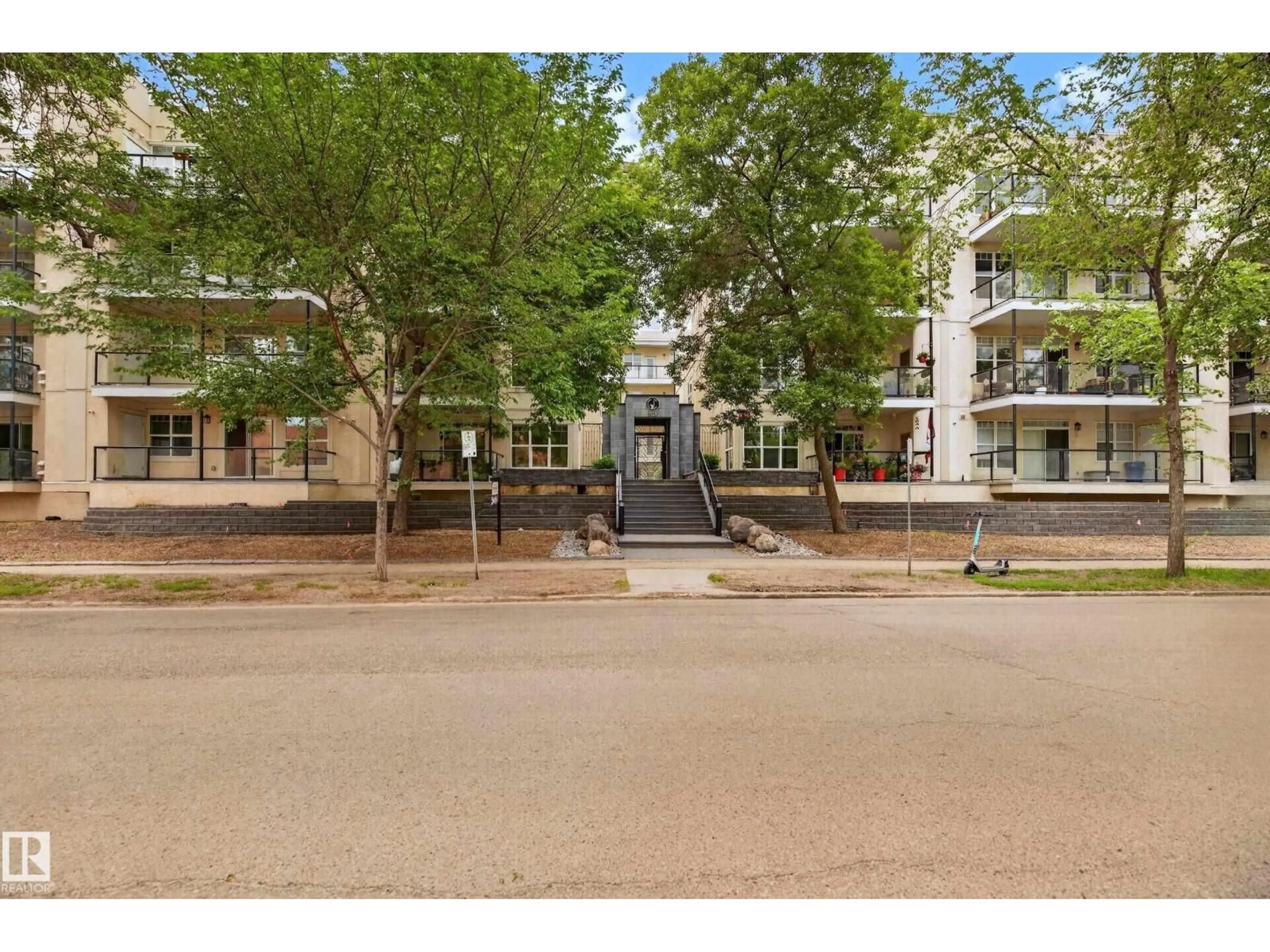 Unknown for #109 - 9828 112 ST, Edmonton Alberta T5K1L4