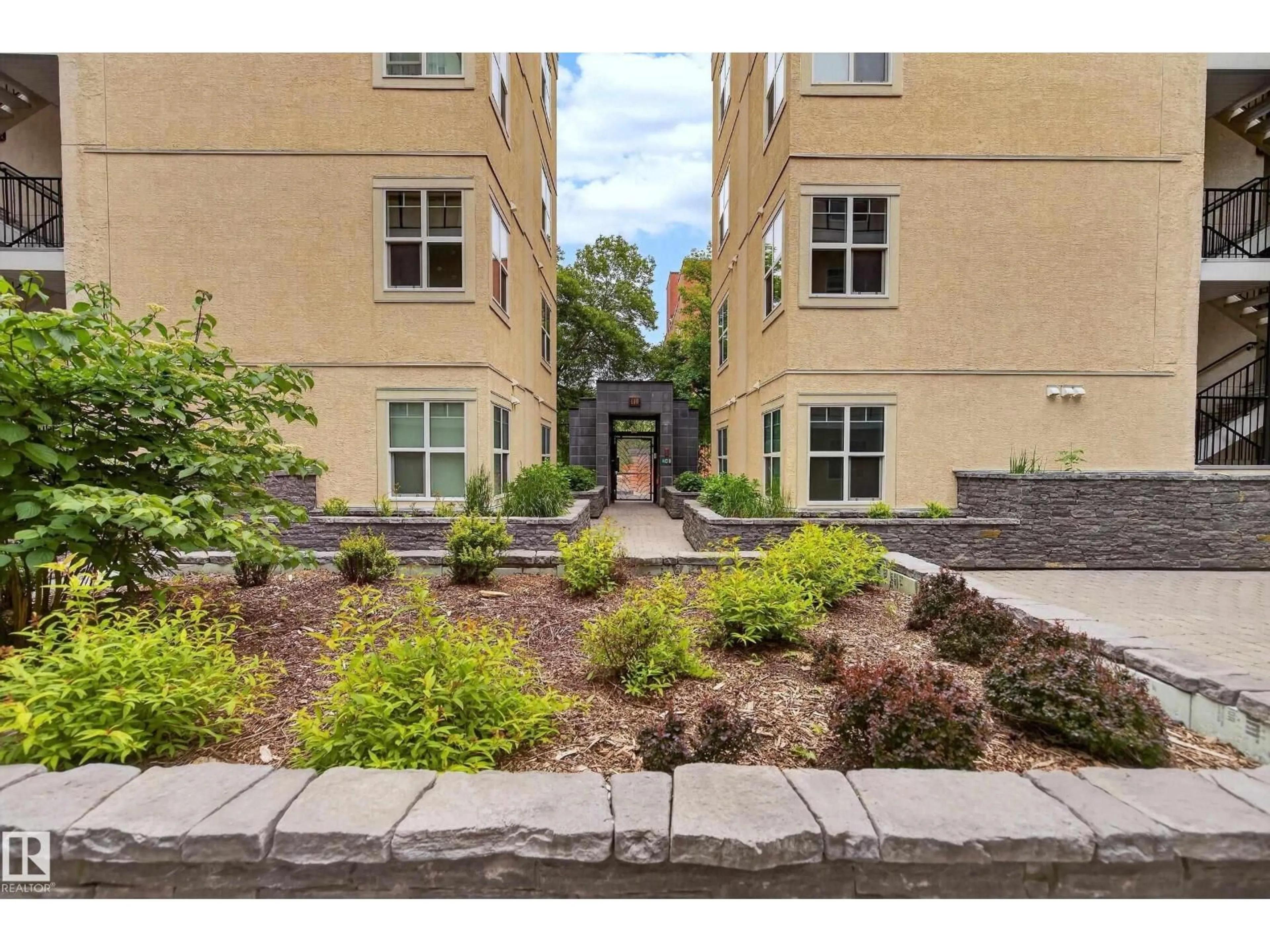 Unknown for #109 - 9828 112 ST, Edmonton Alberta T5K1L4