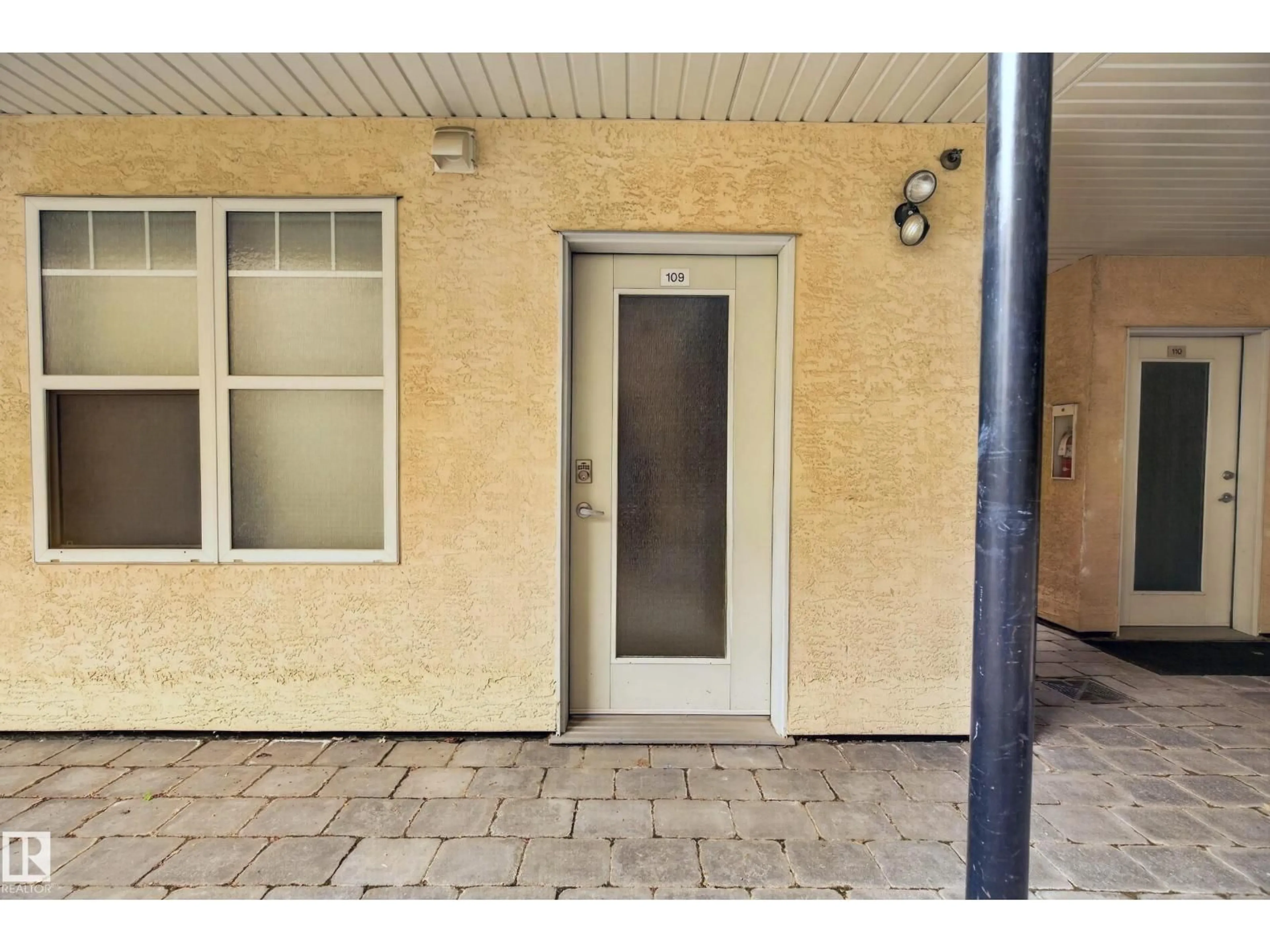 Unknown for #109 - 9828 112 ST, Edmonton Alberta T5K1L4