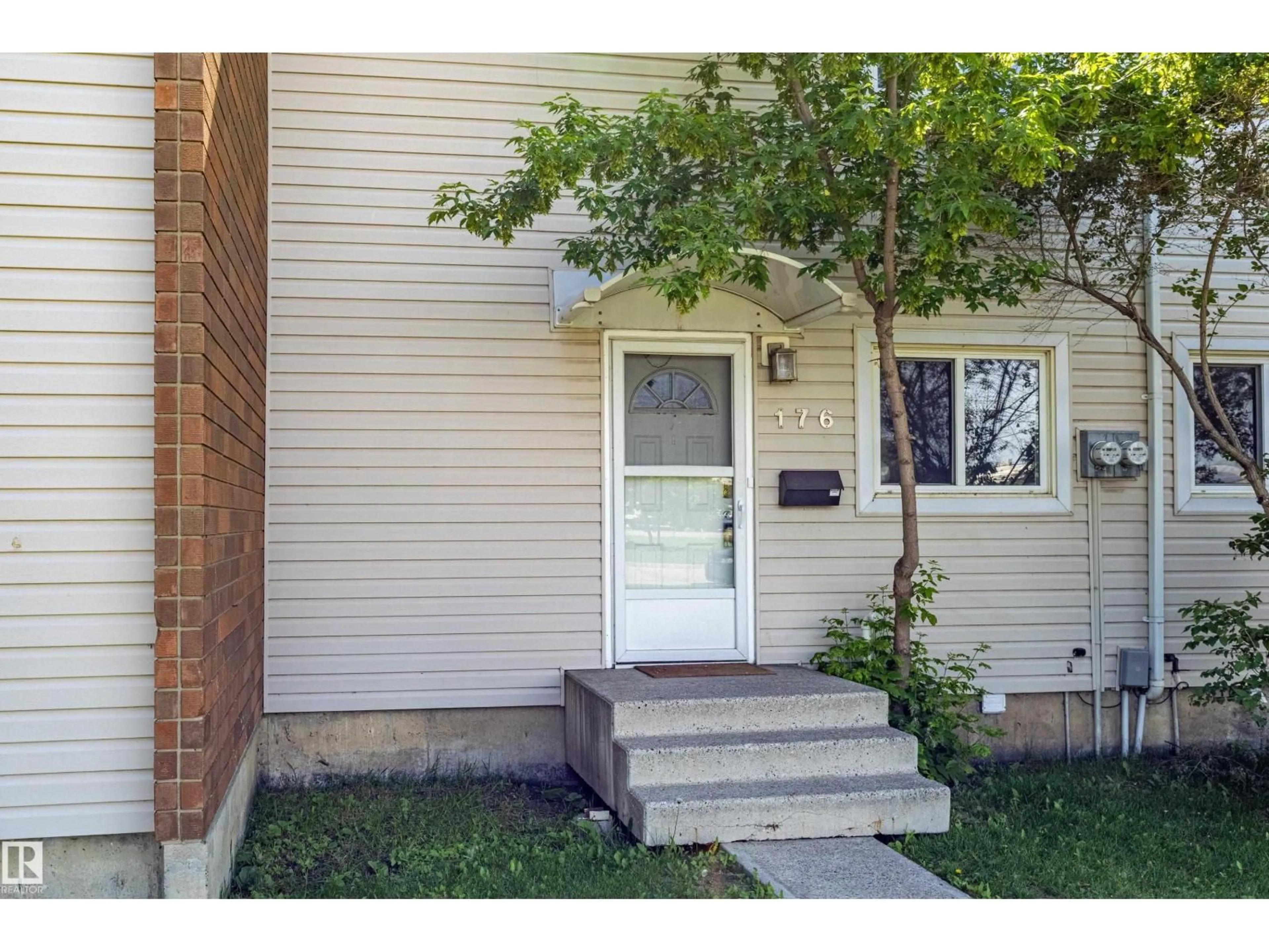 Unknown for 176 CENTENNIAL COURT, Edmonton Alberta T5P4H5