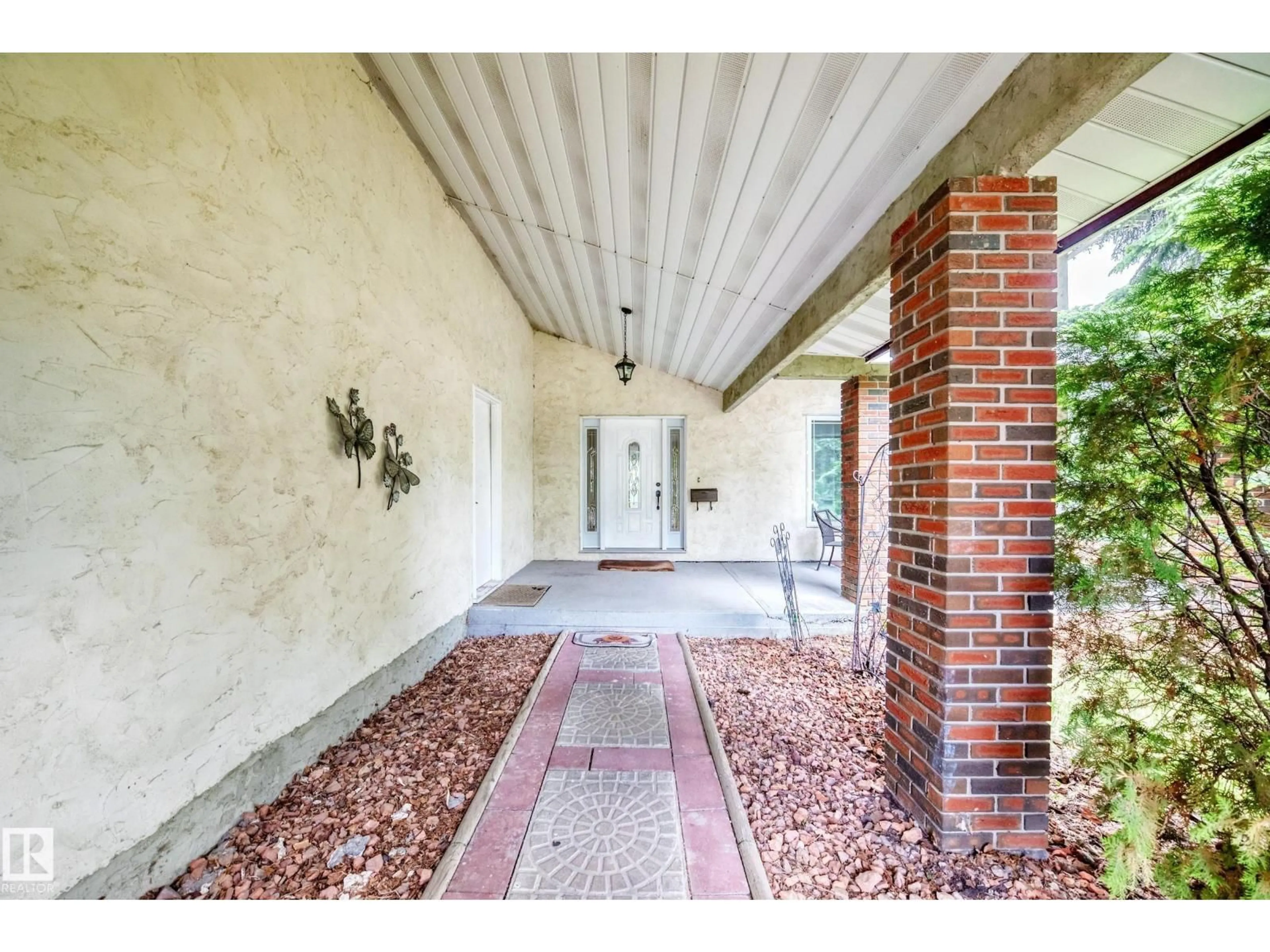 Indoor entryway for 38 BEAUVISTA DR, Sherwood Park Alberta T8A3M5