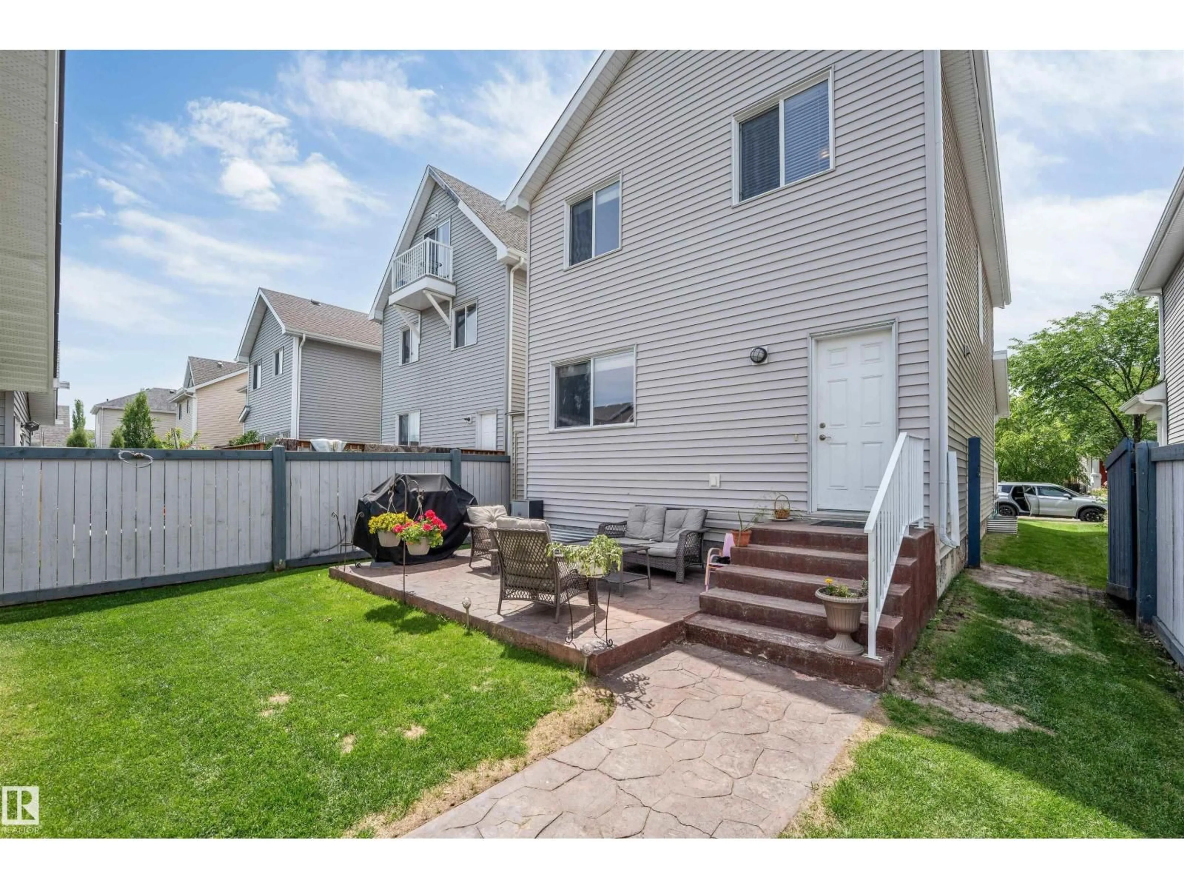 Patio, street for 1135 74 ST, Edmonton Alberta T6X0N7