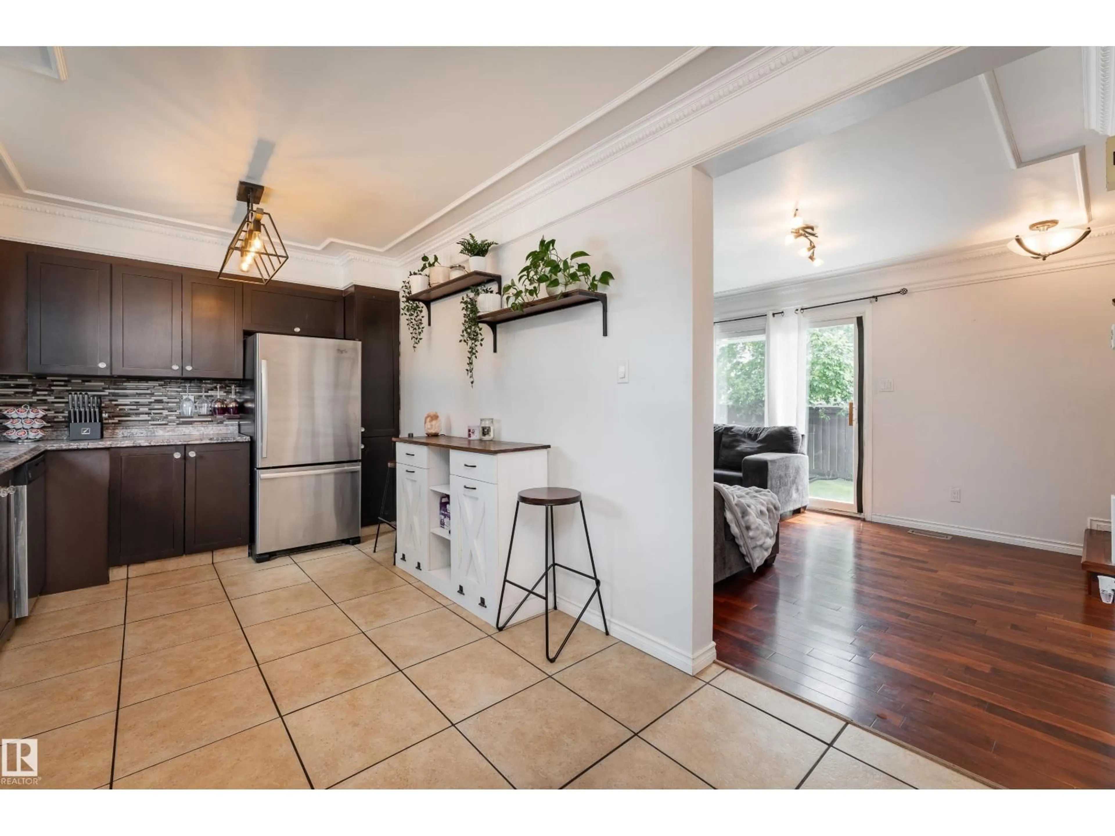 Open concept kitchen, unknown for 747 CLAREVIEW RD, Edmonton Alberta T5A3S6