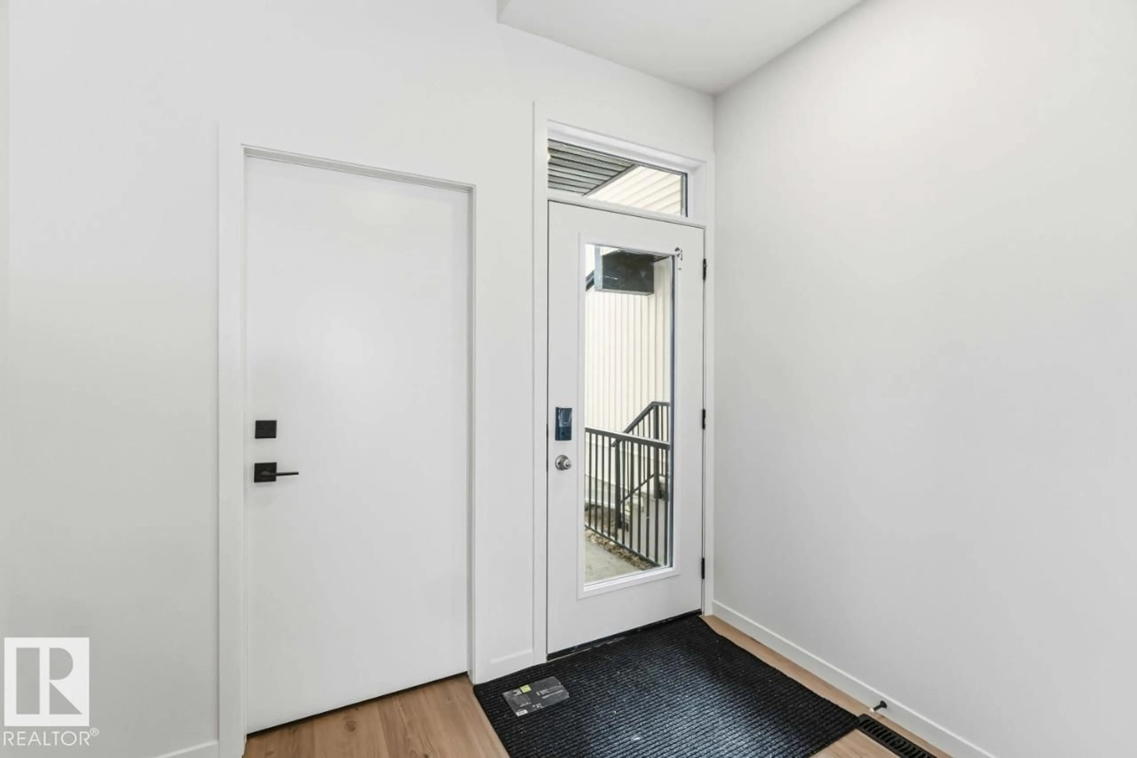 Indoor entryway for 22522 83A AV, Edmonton Alberta T5T7R2