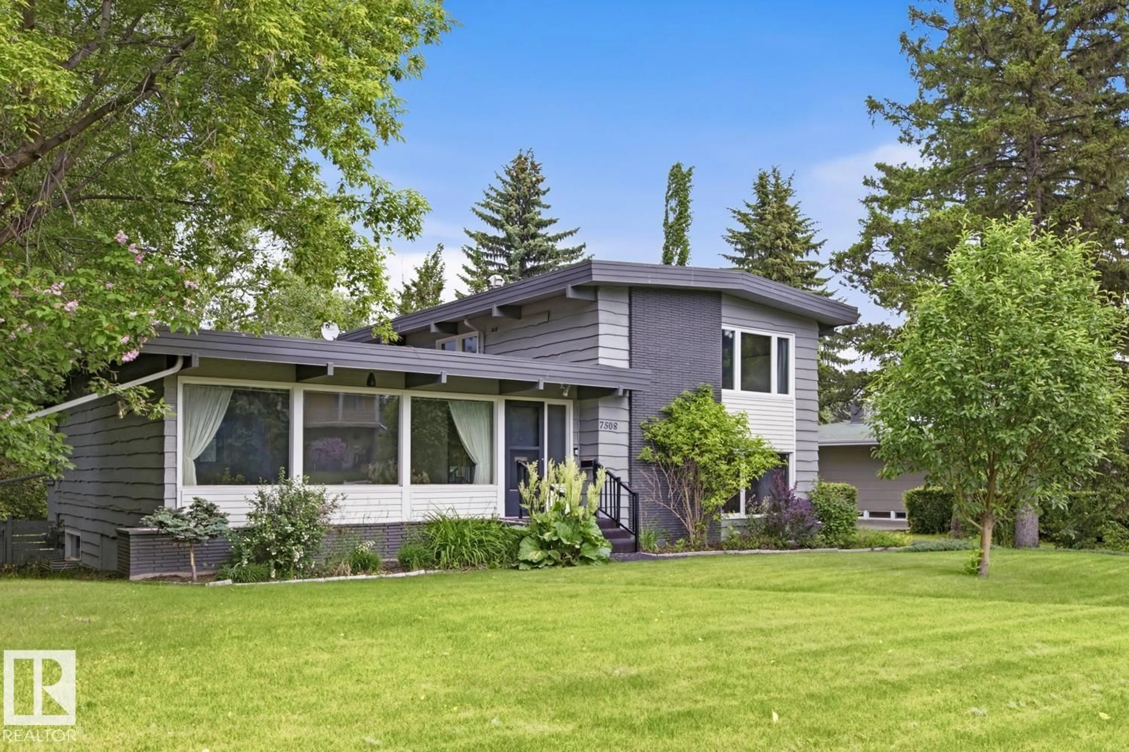 Home with vinyl exterior material, unknown for NW - 7508 139 ST, Edmonton Alberta T5R0E8
