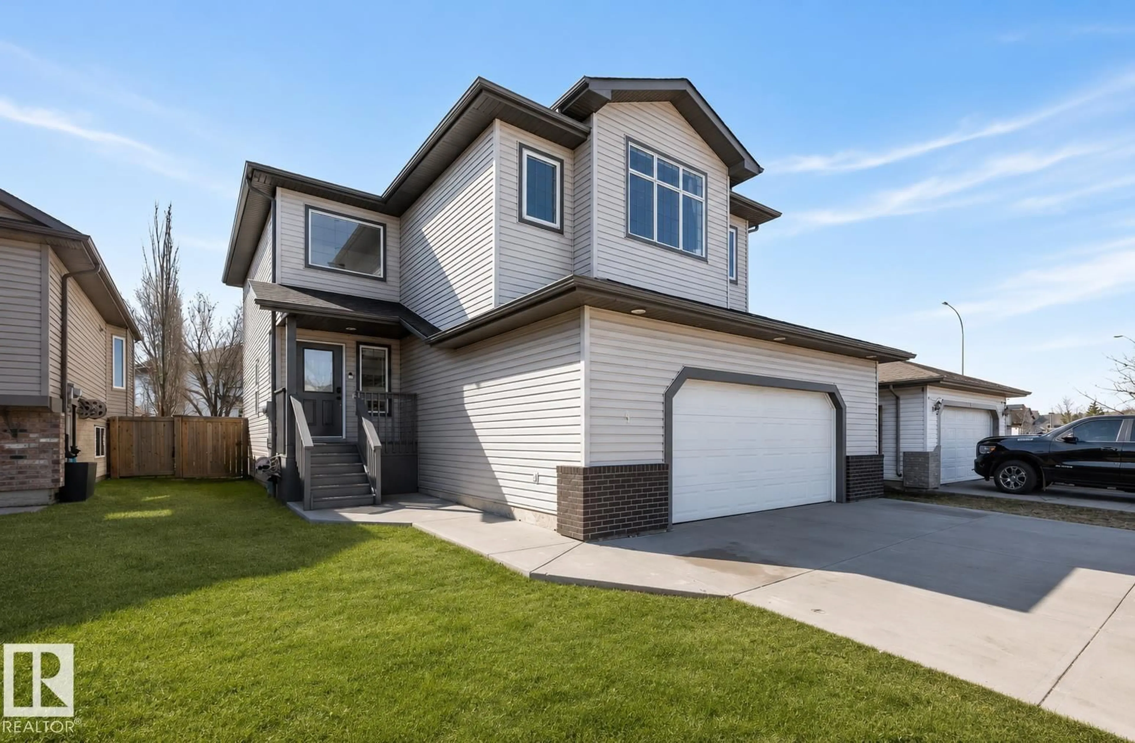 Home with vinyl exterior material, street for 3 MIDDLETON CL, Leduc Alberta T9E0E3