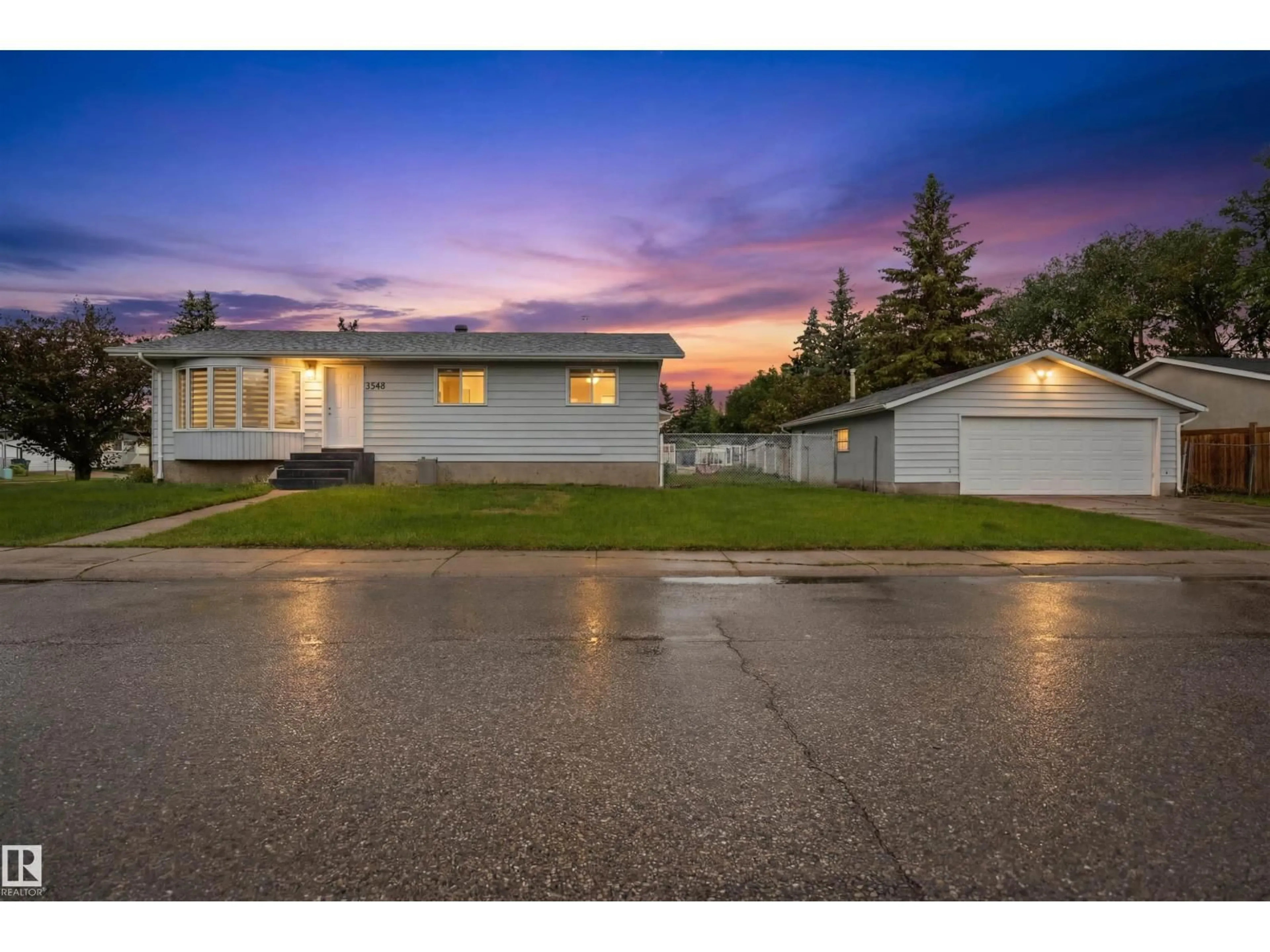 A pic from outside/outdoor area/front of a property/back of a property/a pic from drone, street for NW - 3548 20 AVE, Edmonton Alberta T6L3E1