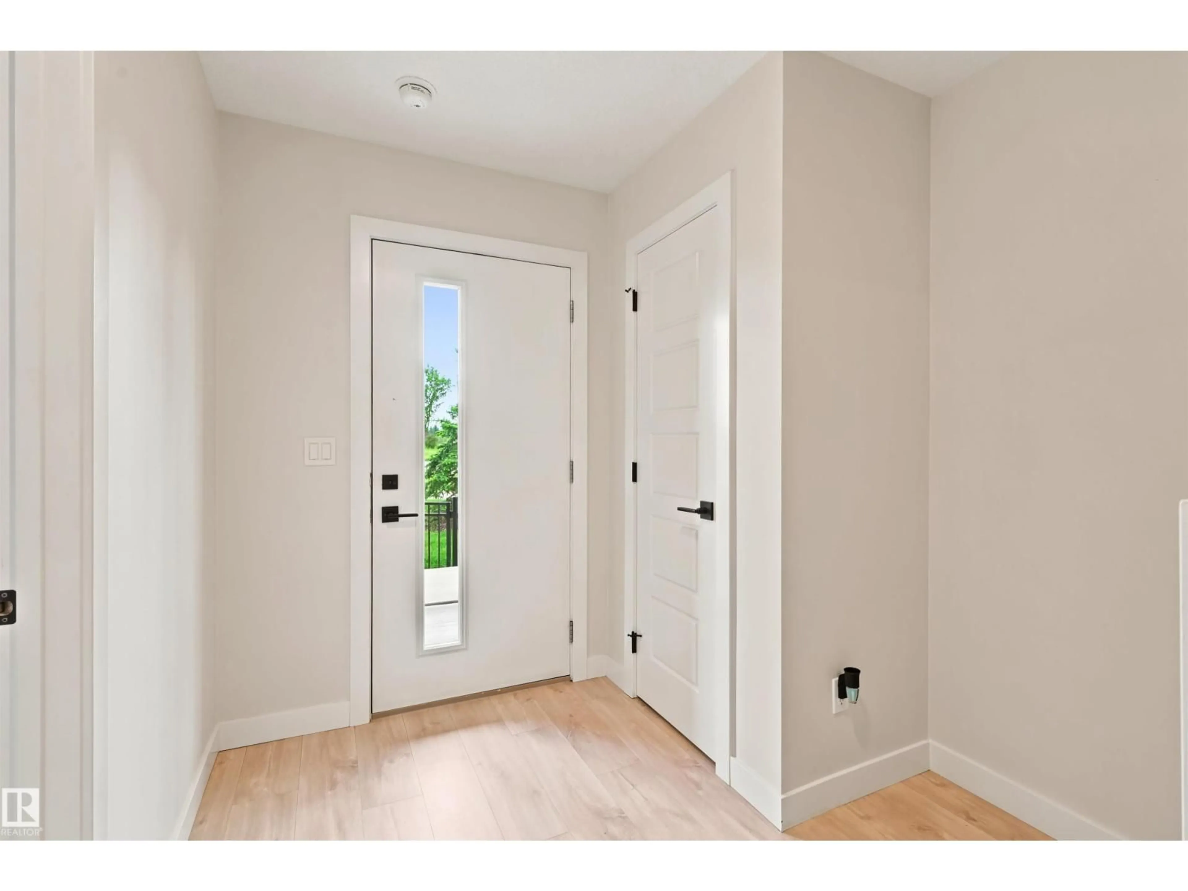 Indoor entryway for #54 - 1010 RABBIT HILL RD, Edmonton Alberta T6W4G7