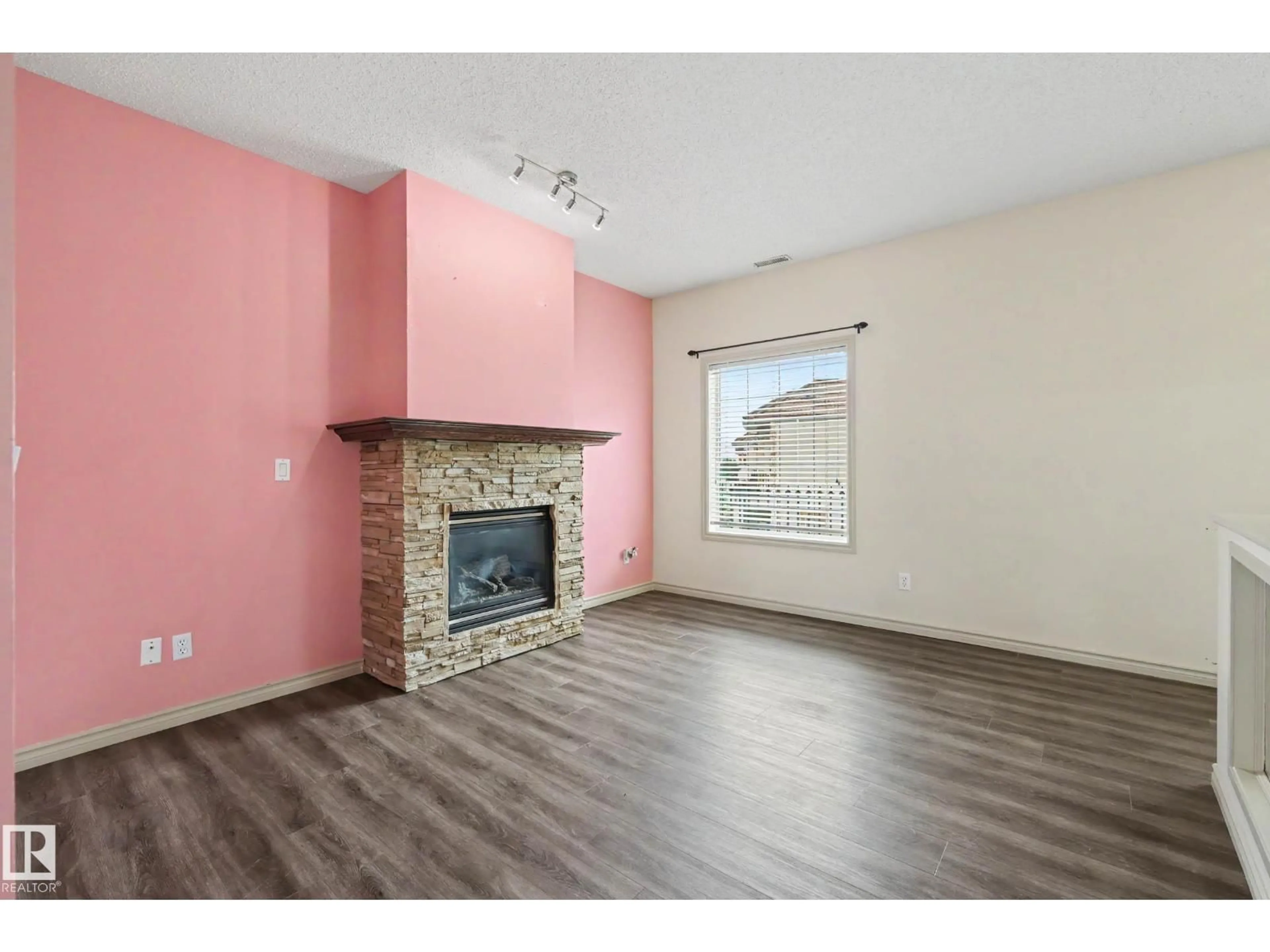 A pic of a room for #92 - 13825 155 AV, Edmonton Alberta T6V0B8