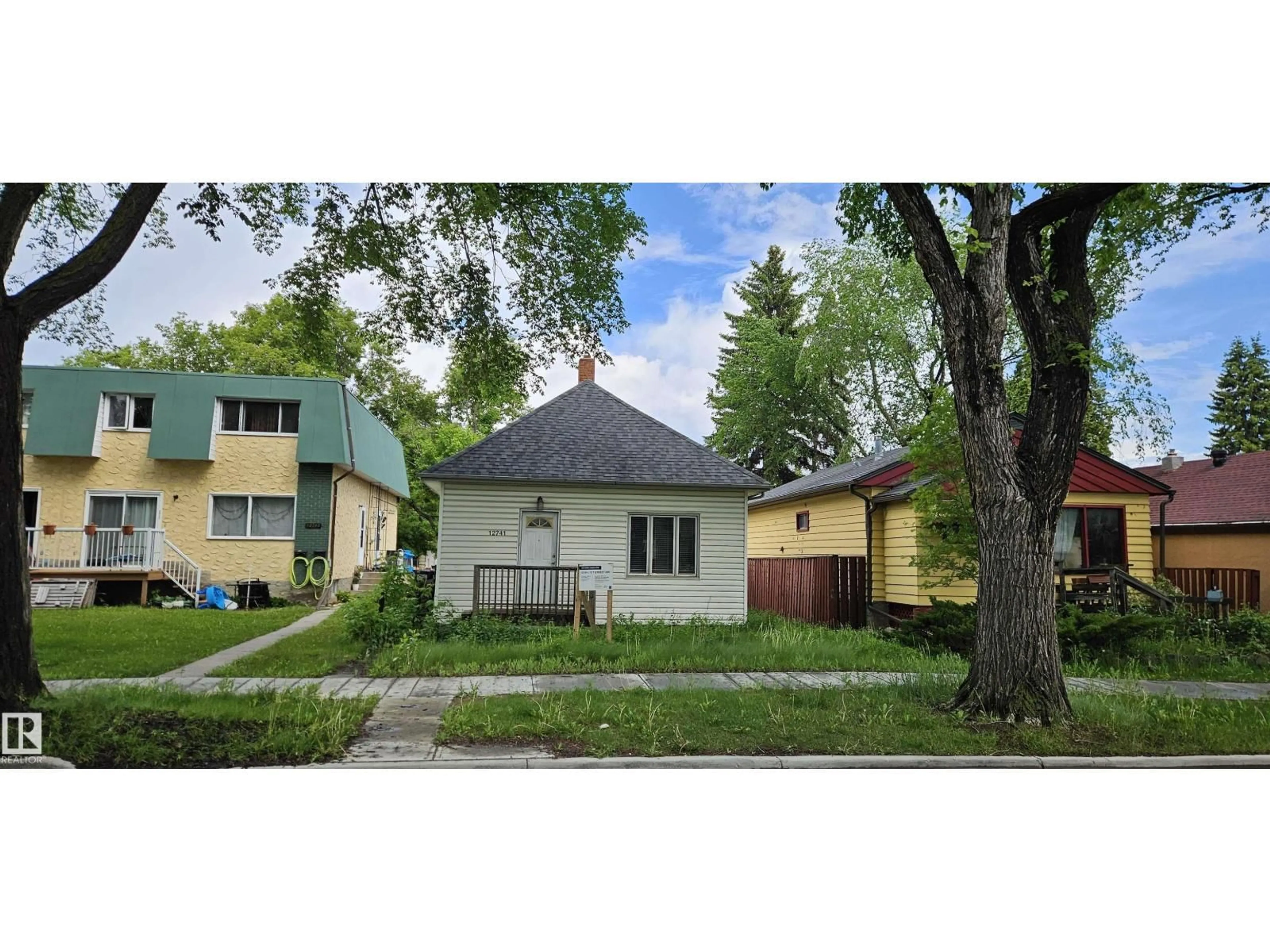 A pic from outside/outdoor area/front of a property/back of a property/a pic from drone, street for NW - 12741 117 ST, Edmonton Alberta T5E5J6