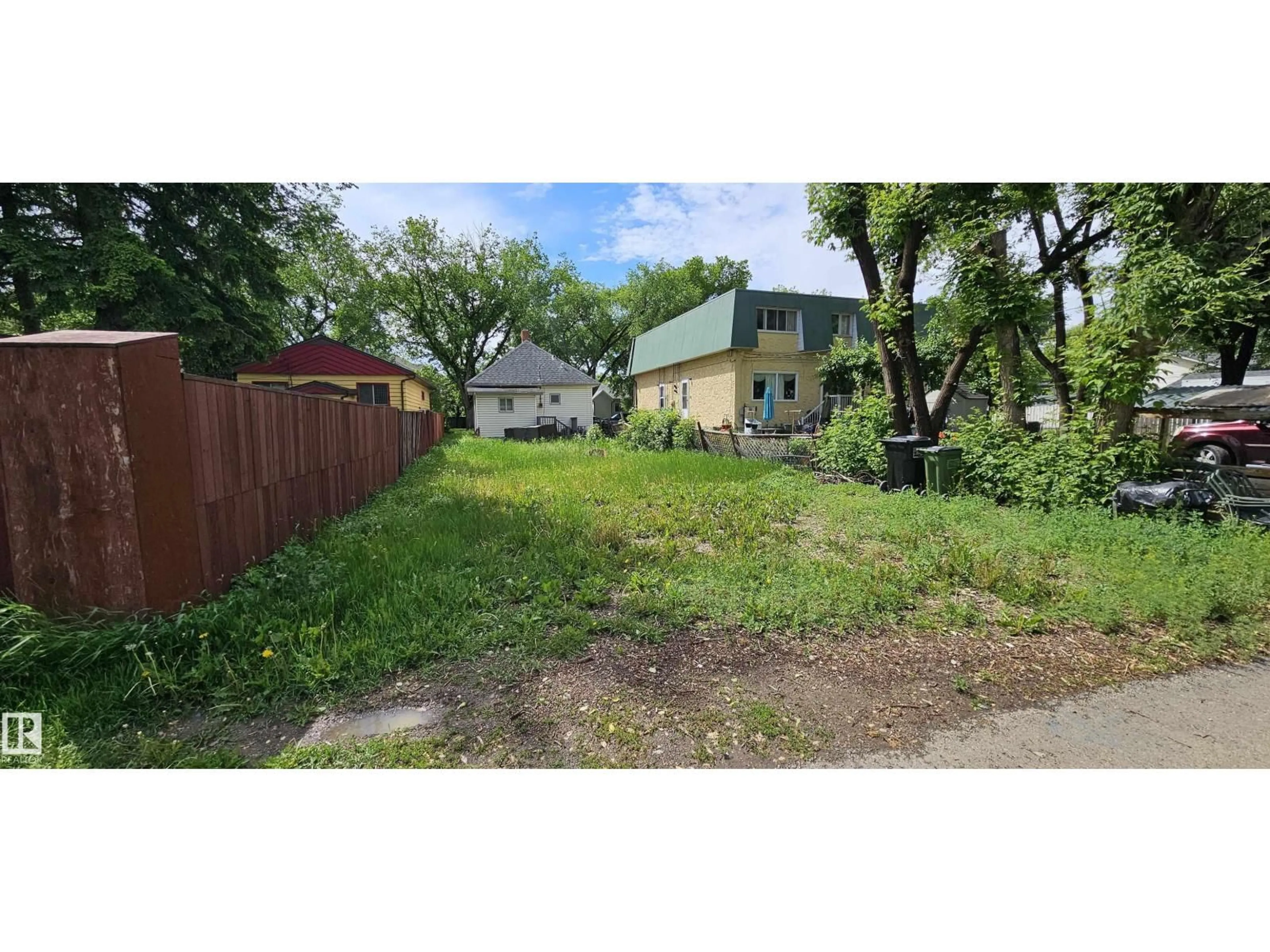 A pic from outside/outdoor area/front of a property/back of a property/a pic from drone, street for NW - 12741 117 ST, Edmonton Alberta T5E5J6