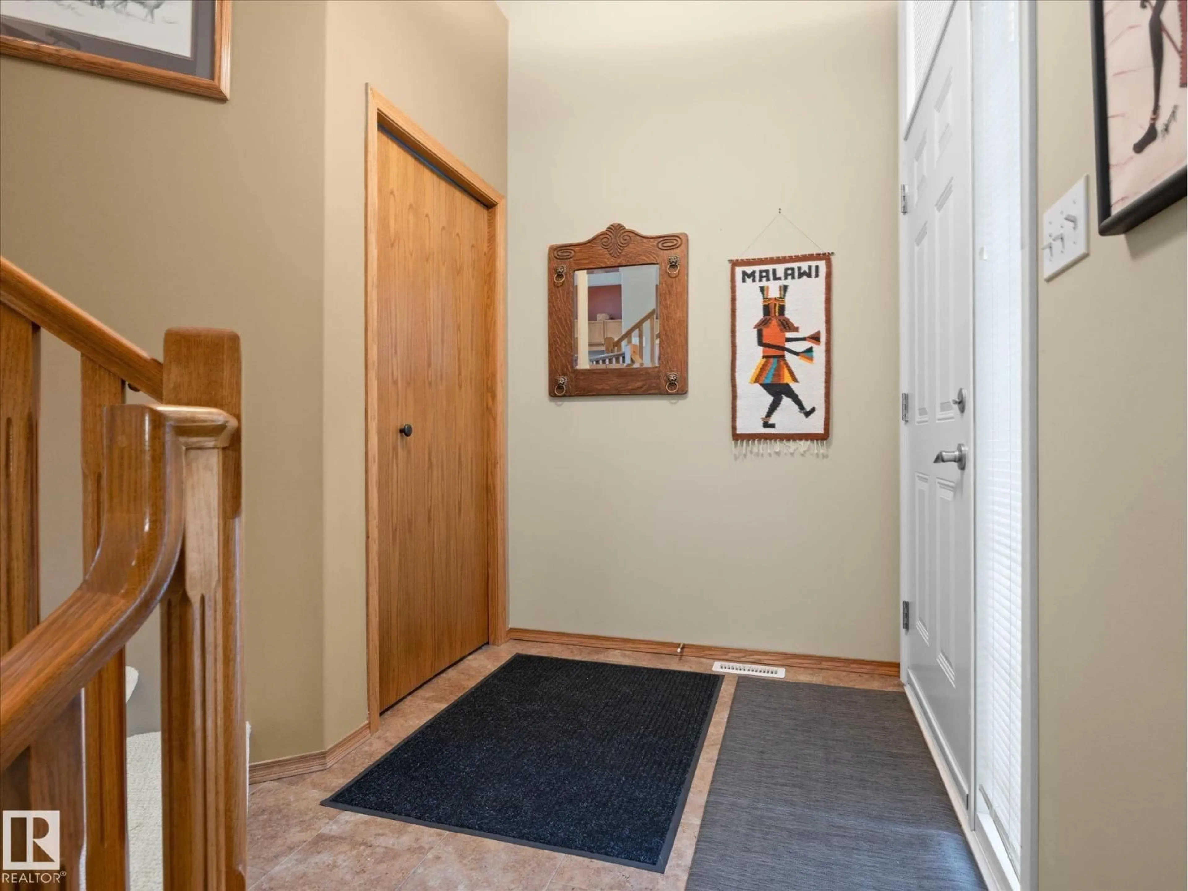Indoor entryway for 18 57A ERIN RIDGE DR, St. Albert Alberta T8N6G1
