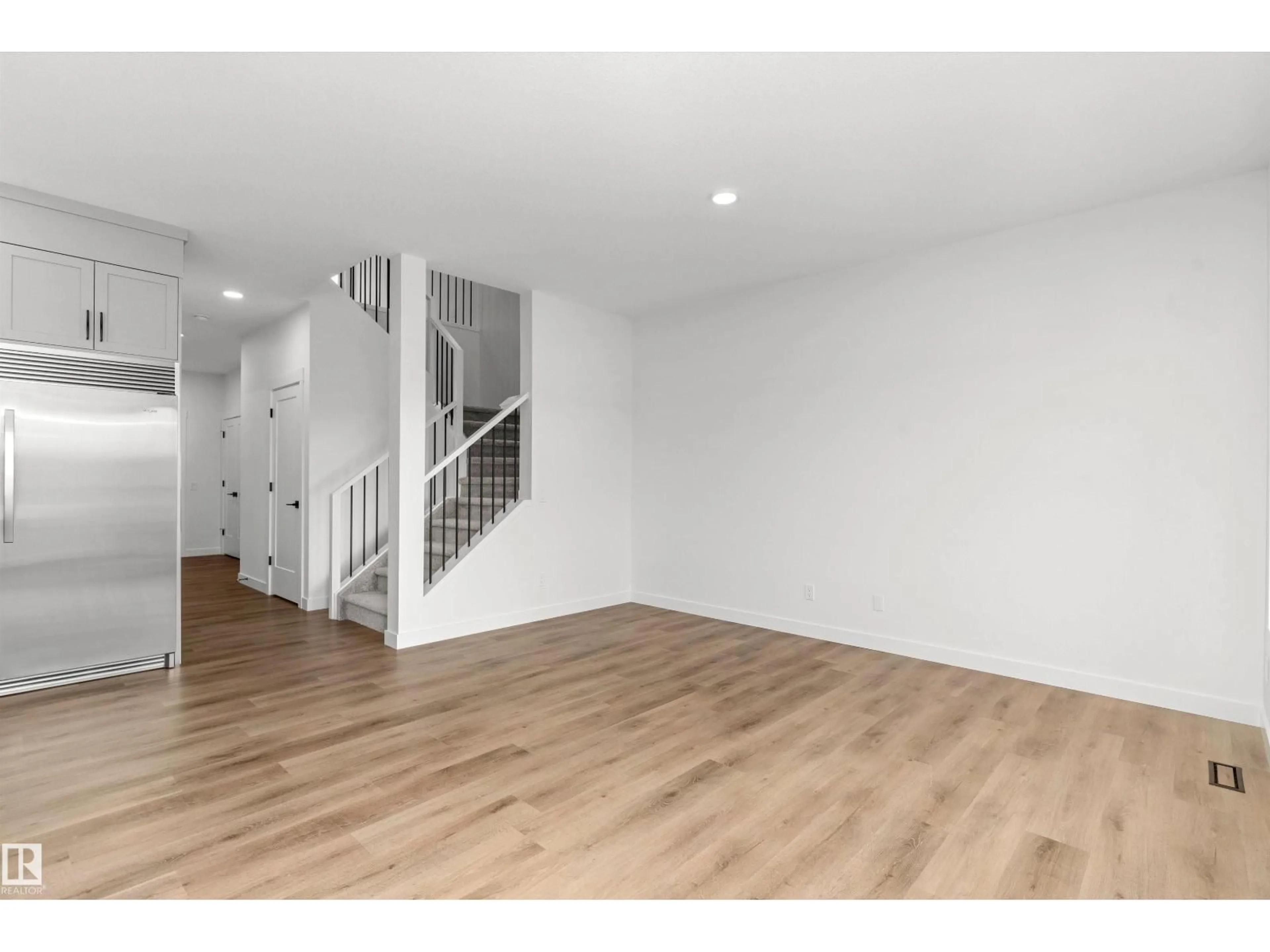A pic of a room for 8969 ELVES LO, Edmonton Alberta T6M3G3