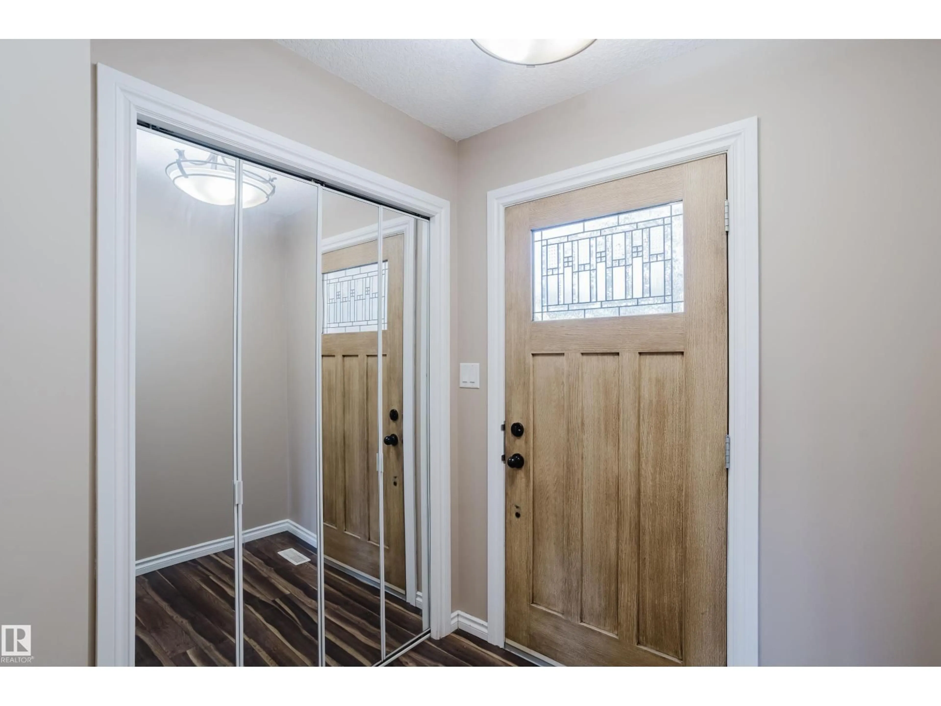 Indoor entryway for 5420 - 106 GRANT MACEWAN BV, Leduc Alberta T9E0M1