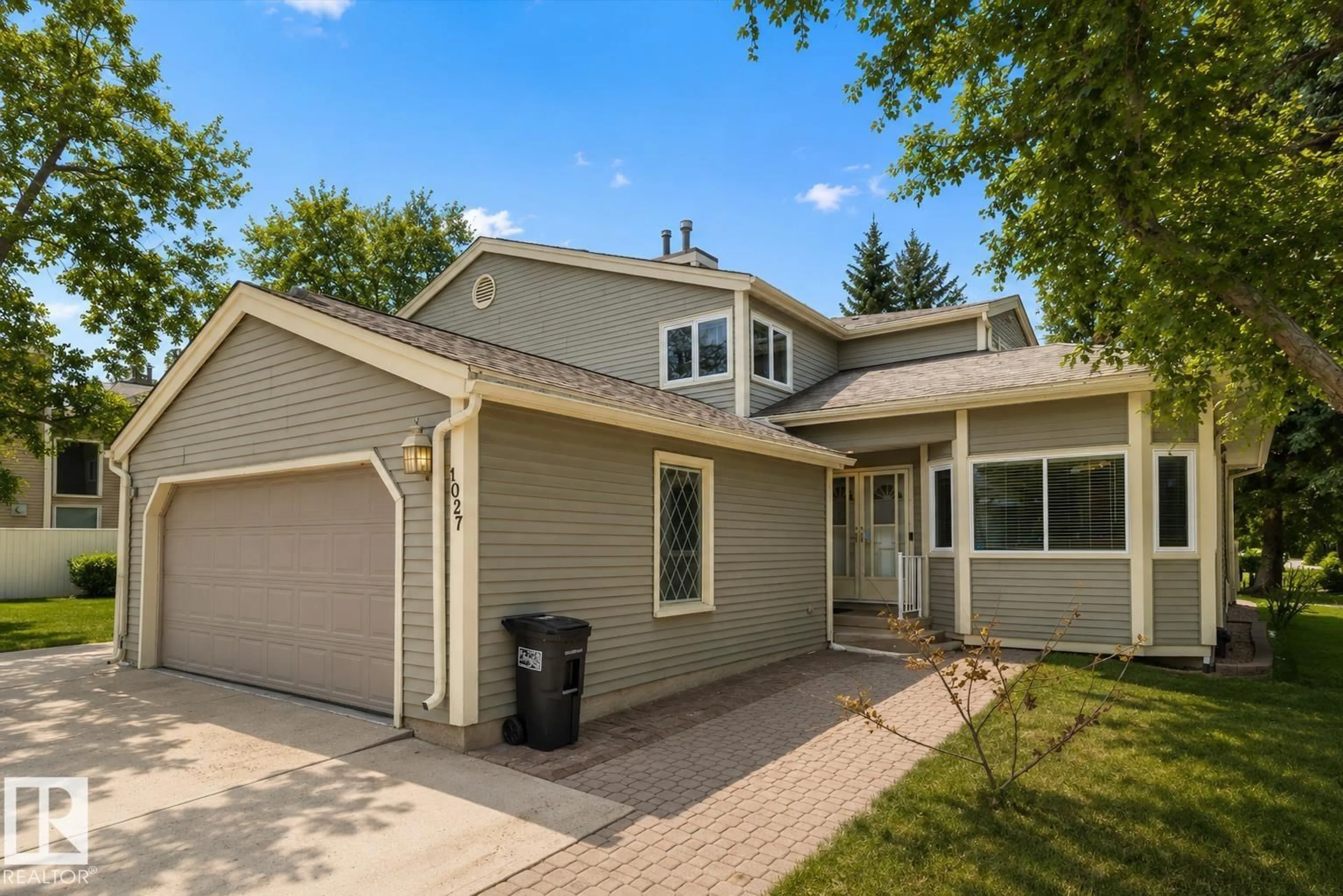 A pic from outside/outdoor area/front of a property/back of a property/a pic from drone, forest/trees view for 1027 109 ST, Edmonton Alberta T6J5G2