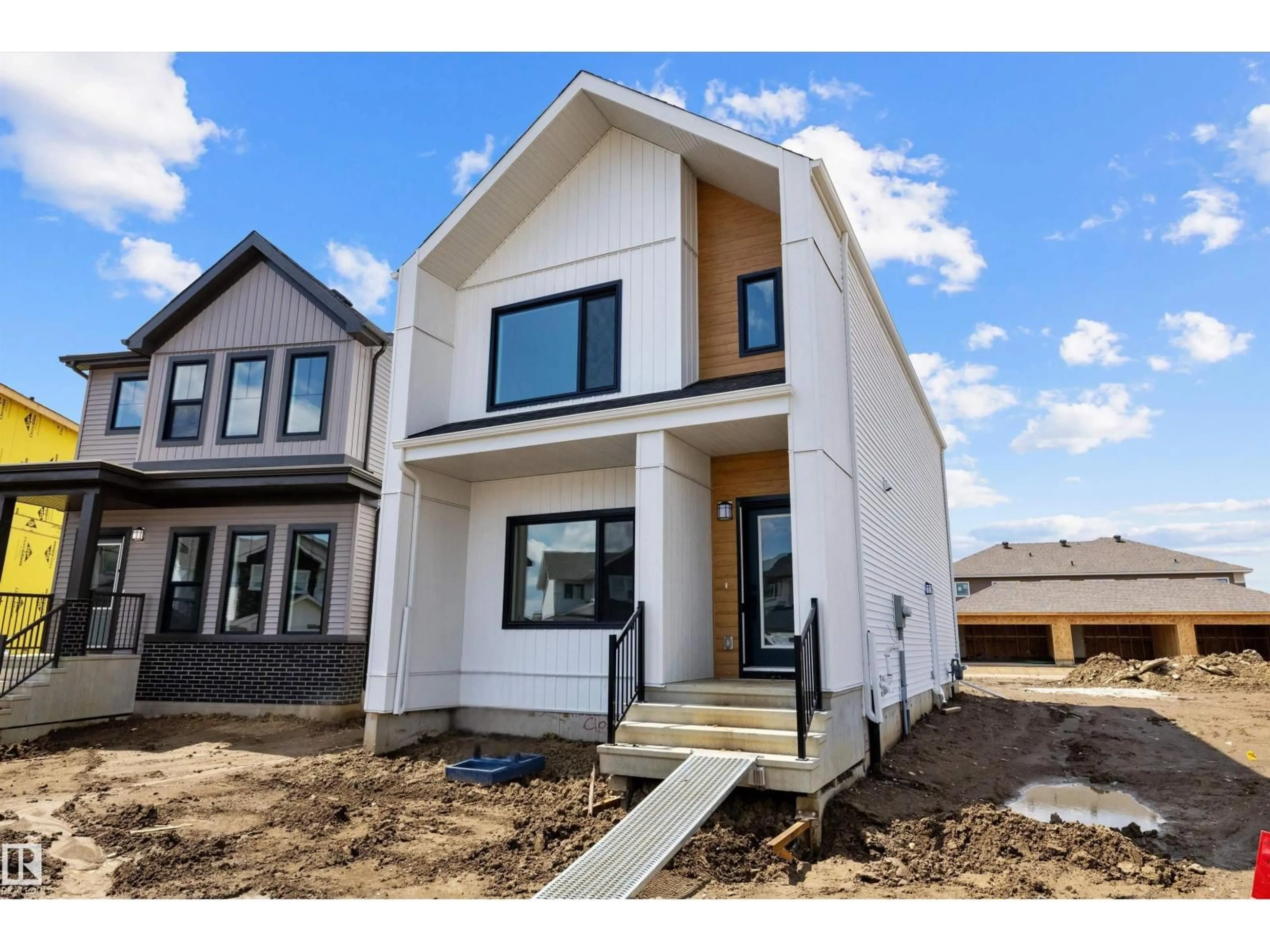 Home with vinyl exterior material, street for 133 MUSTANG CL, Ardrossan Alberta T8E0C1
