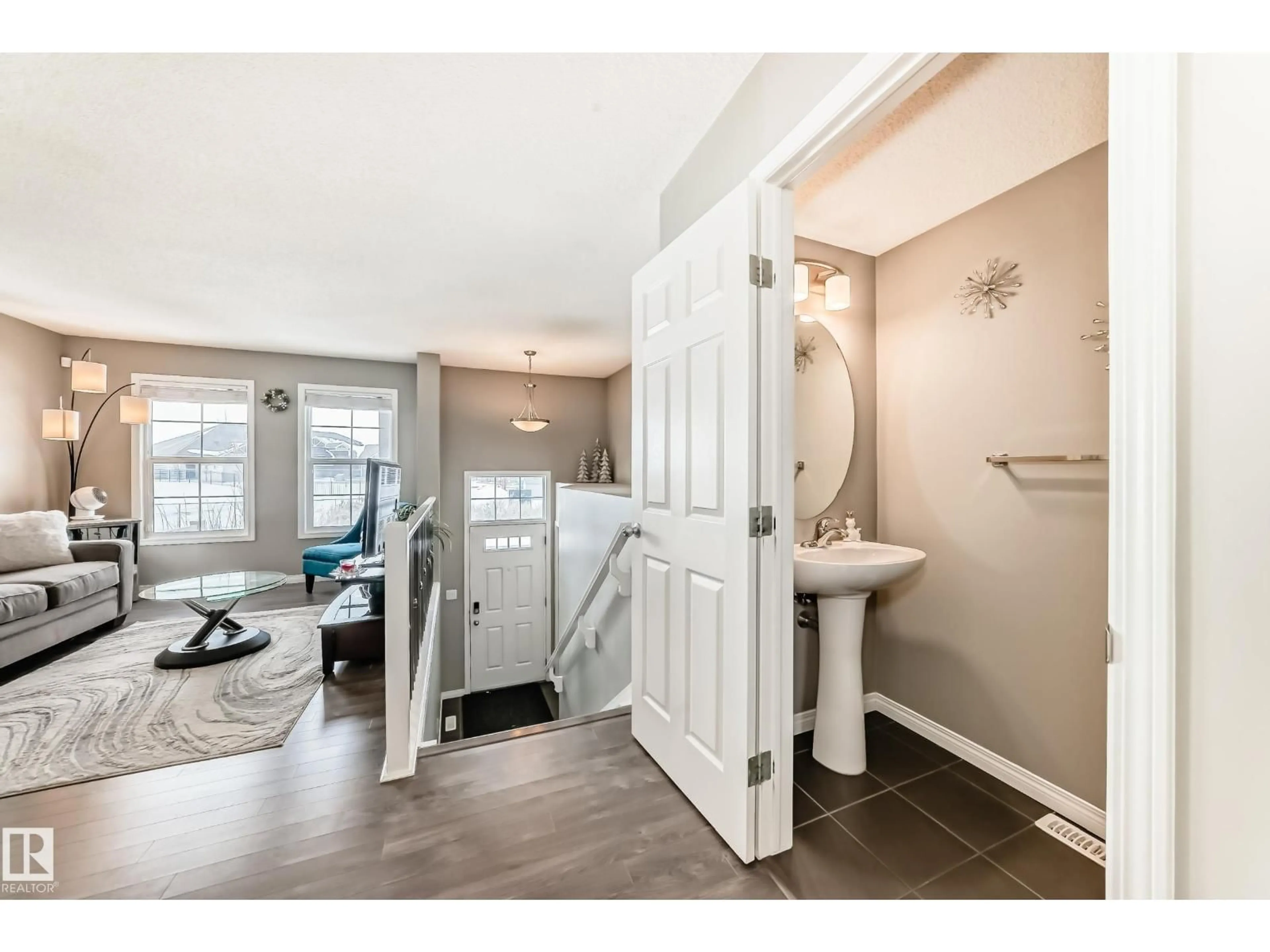 Indoor entryway for #86 - 4029 ORCHARDS DR, Edmonton Alberta T6X1V2