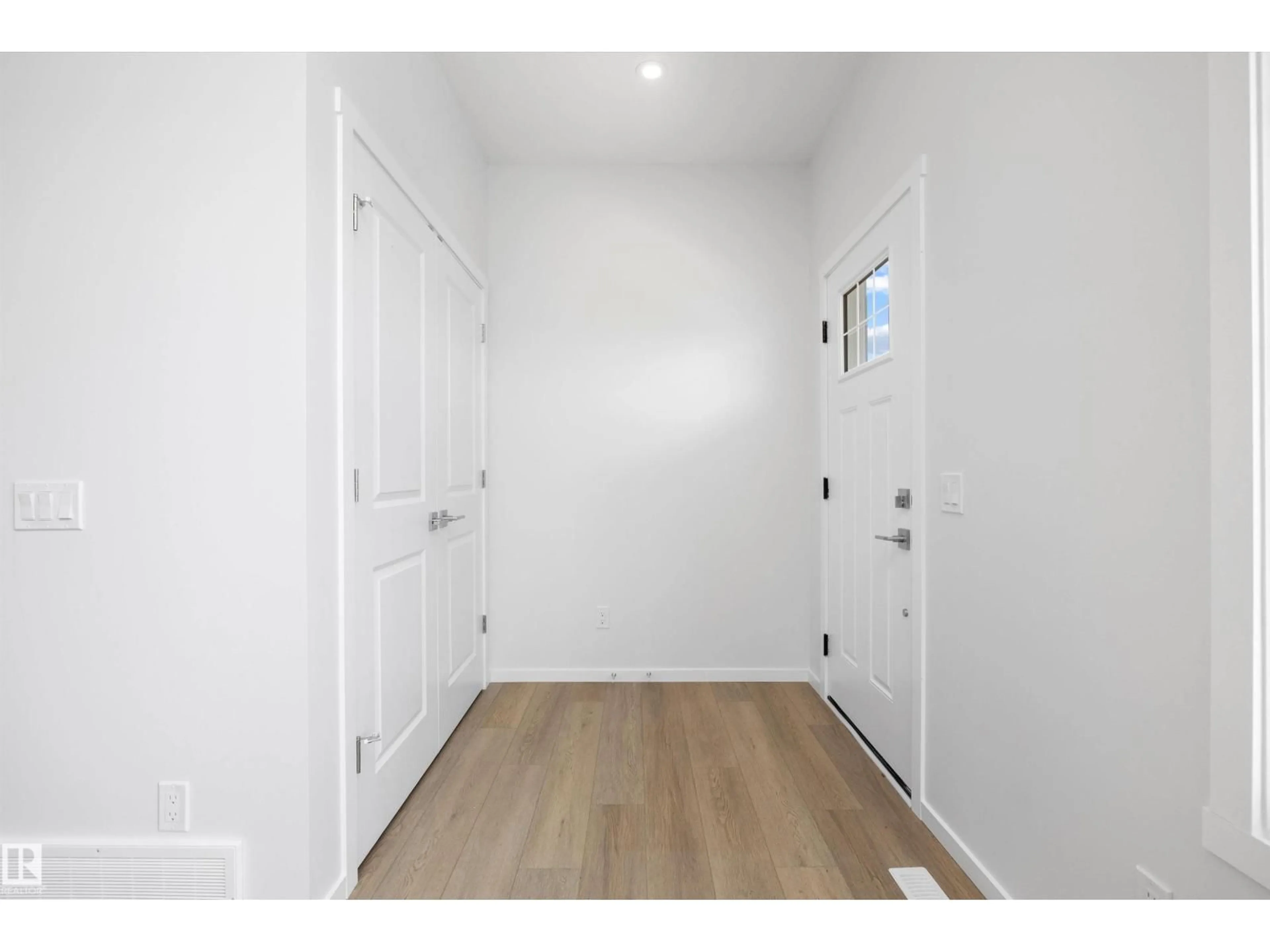 Indoor entryway for NE - 15656 3 ST, Edmonton Alberta T5Y4M3