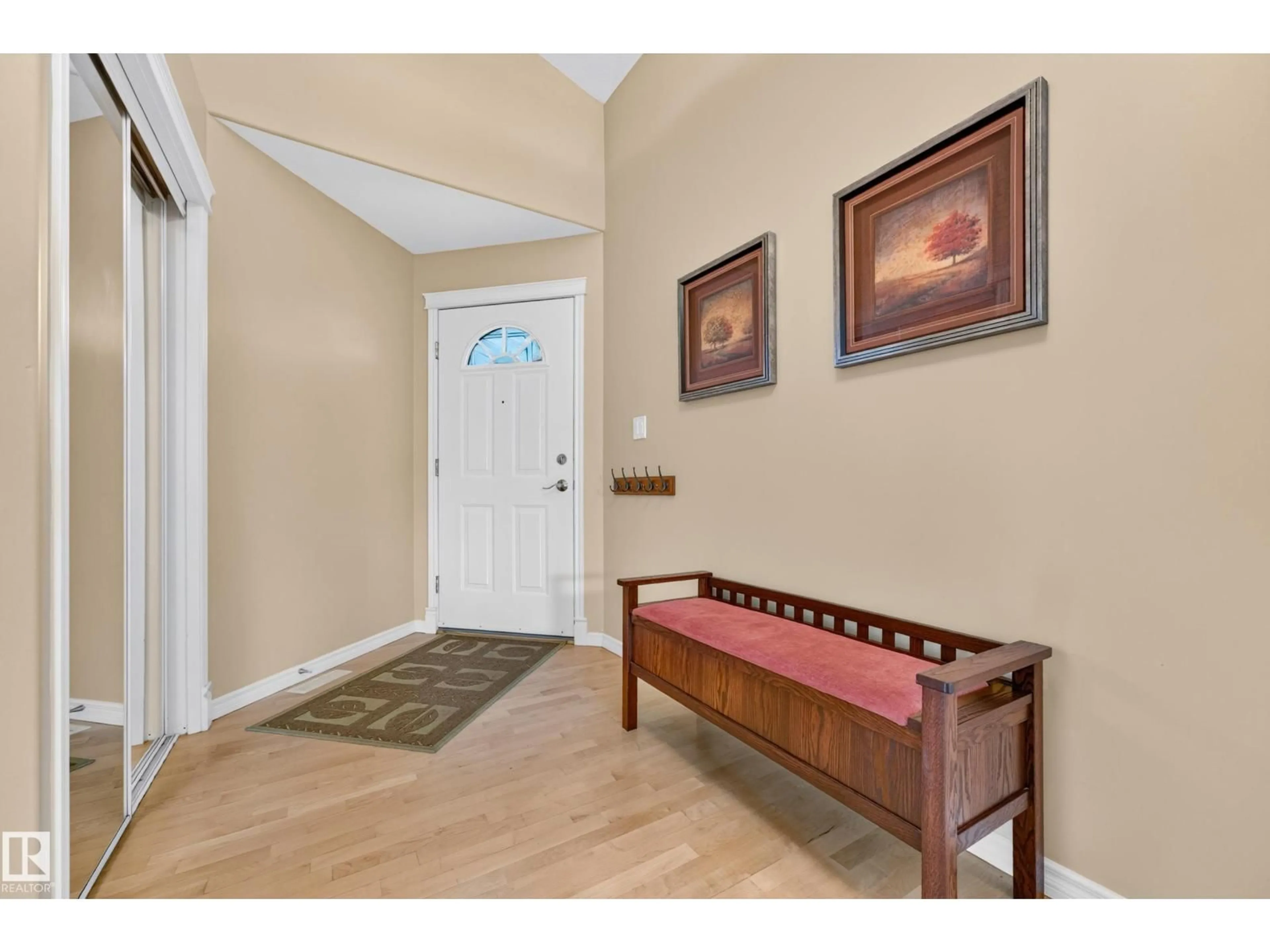 Indoor entryway for 395 MEADOWVIEW TC, Sherwood Park Alberta T8H1X7