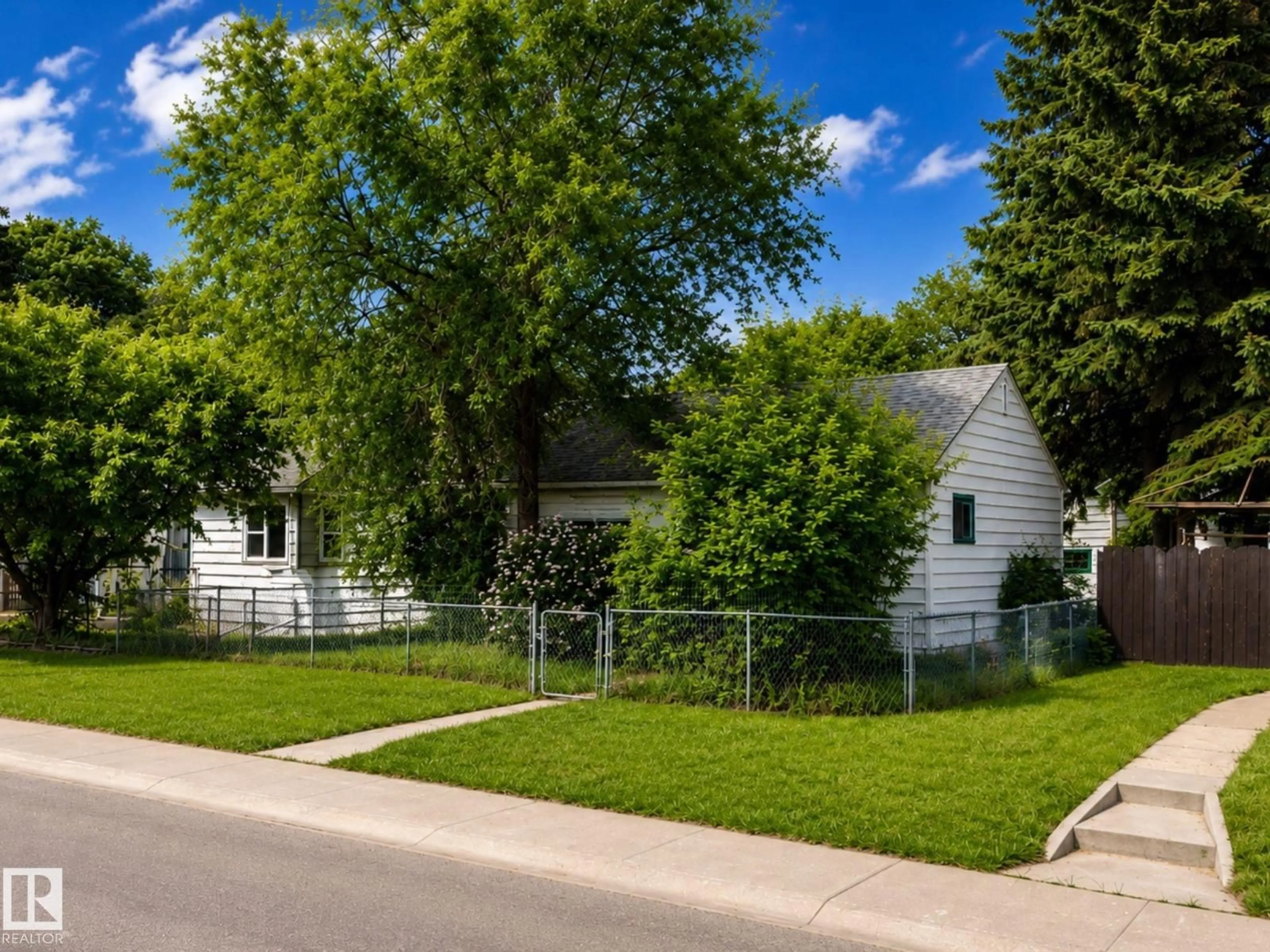 Unknown for 12412 91 ST, Edmonton Alberta T5E3S4