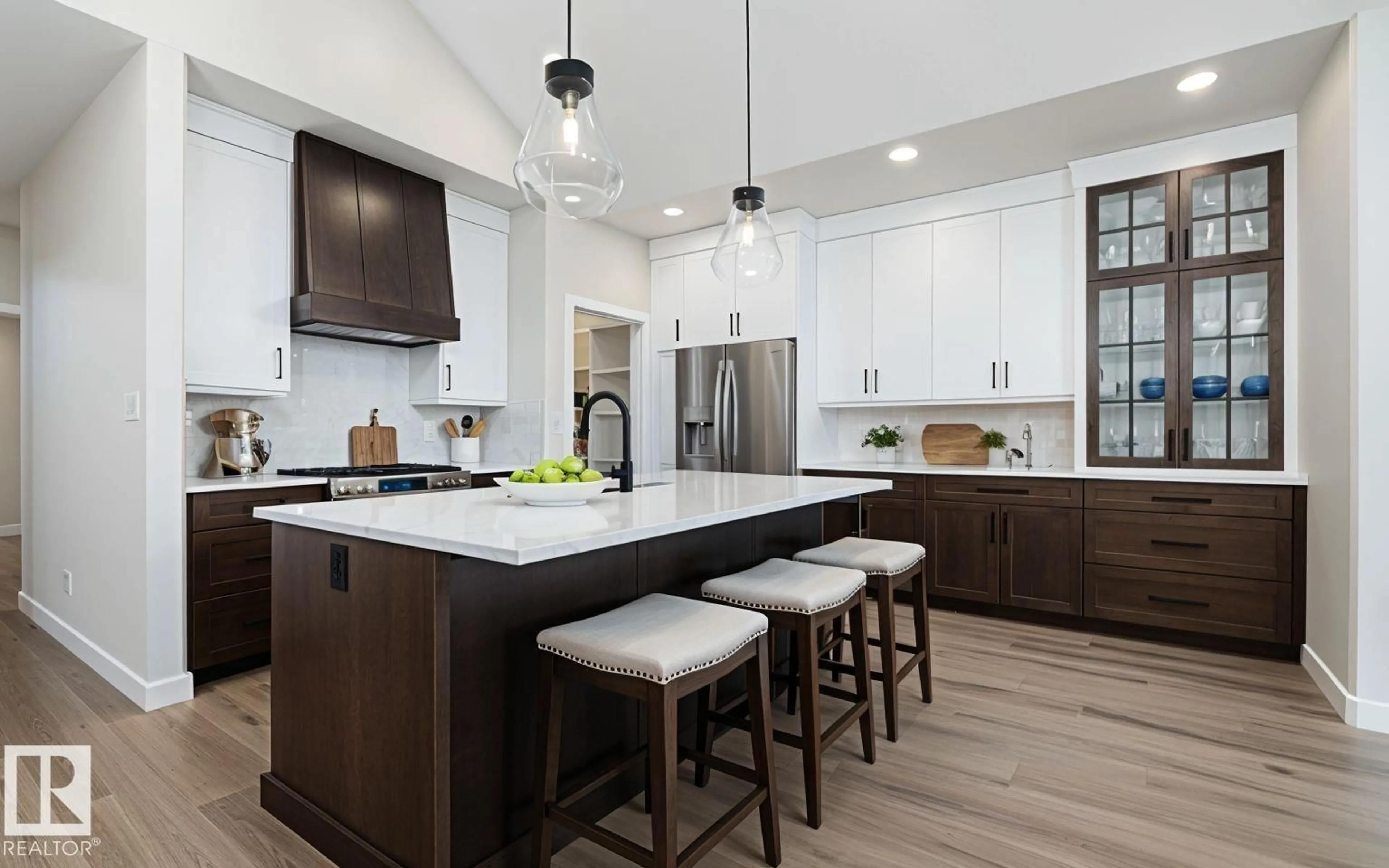 Contemporary kitchen, unknown for 110 LILAC CL, Leduc Alberta T9E1R3