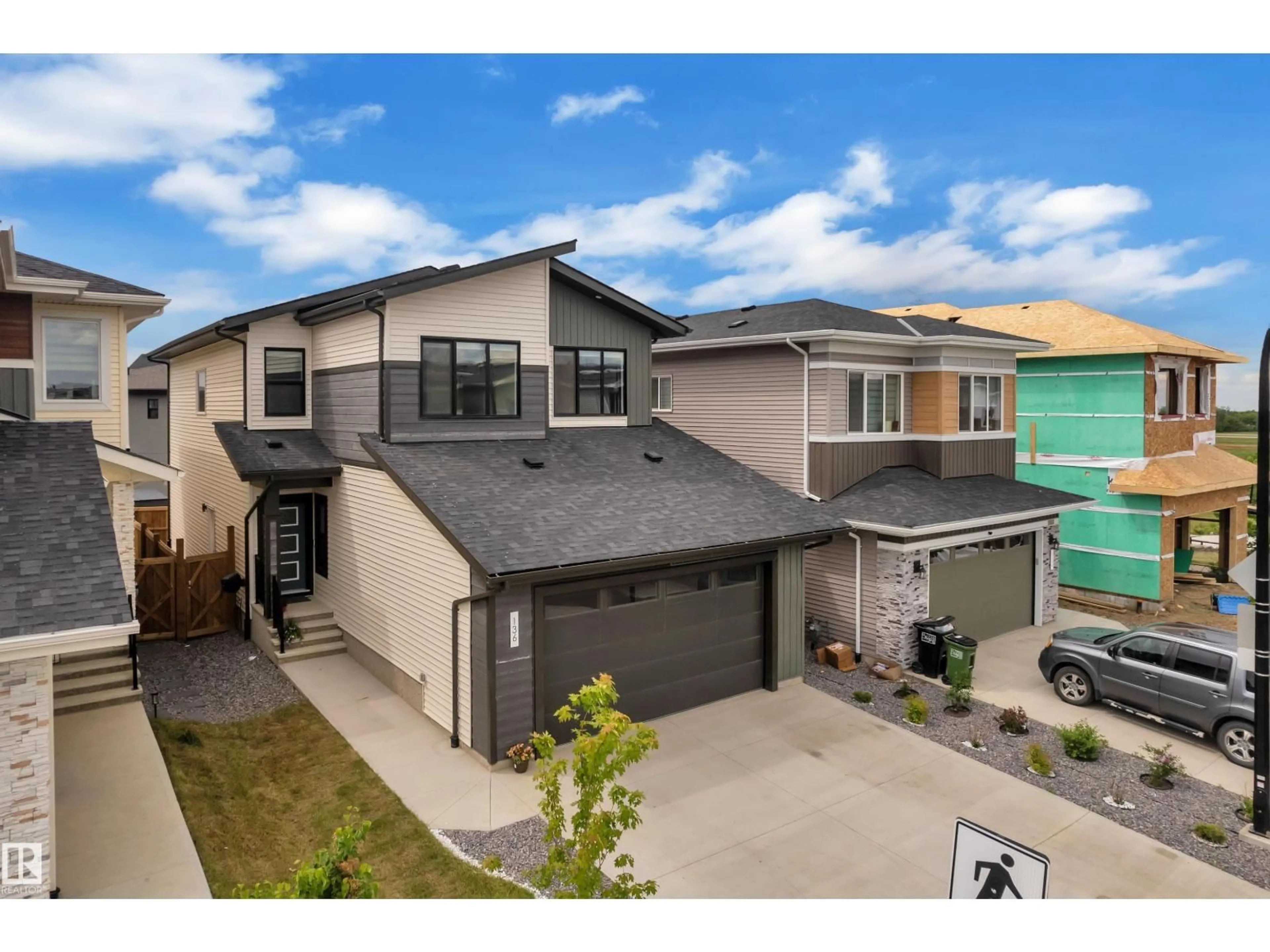 A pic from outside/outdoor area/front of a property/back of a property/a pic from drone, street for 136 30 ST, Edmonton Alberta T6X3E1