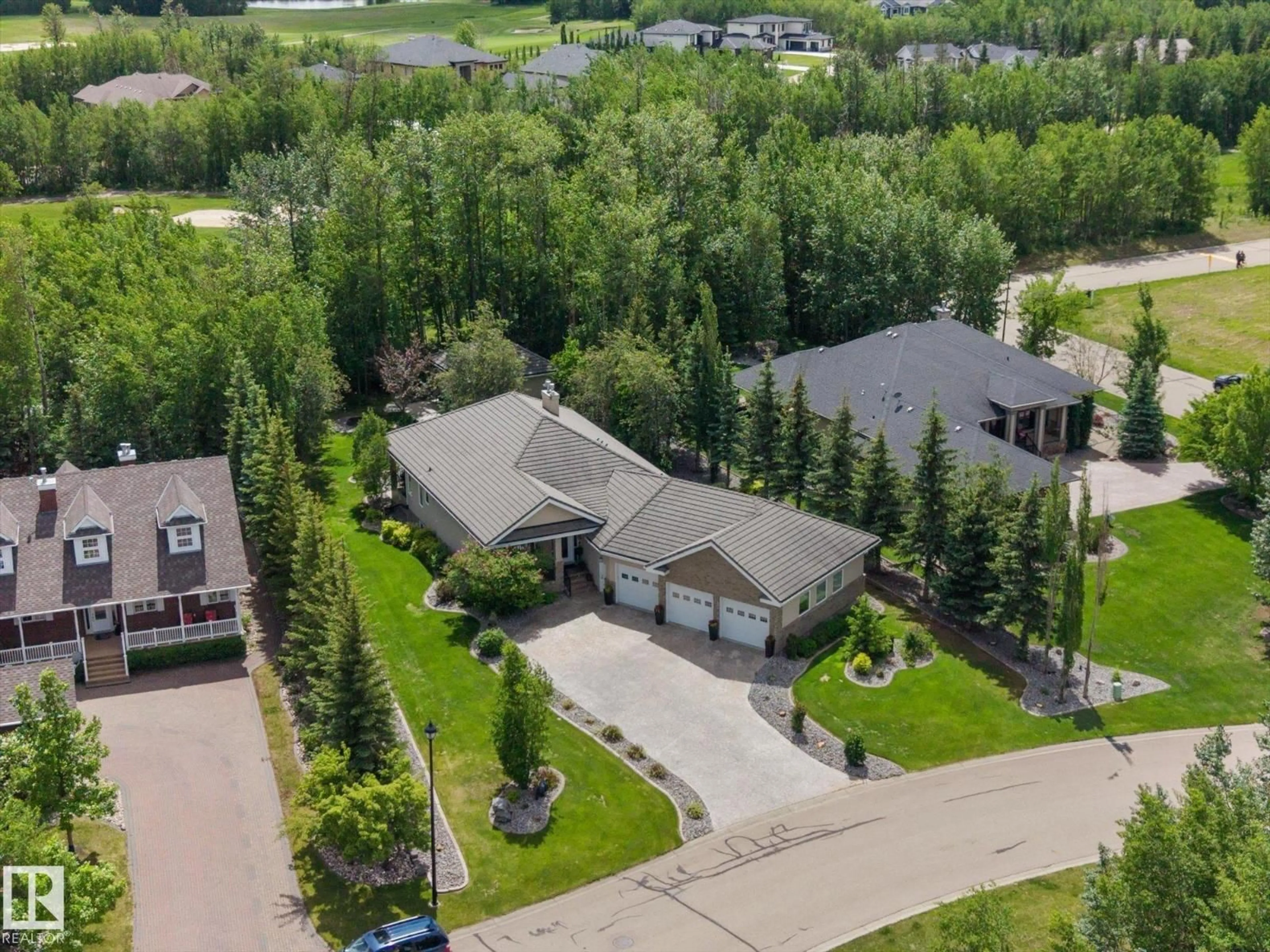 A pic from outside/outdoor area/front of a property/back of a property/a pic from drone, unknown for 26 - 51025 RGE ROAD 222, Rural Strathcona County Alberta T8C1J5