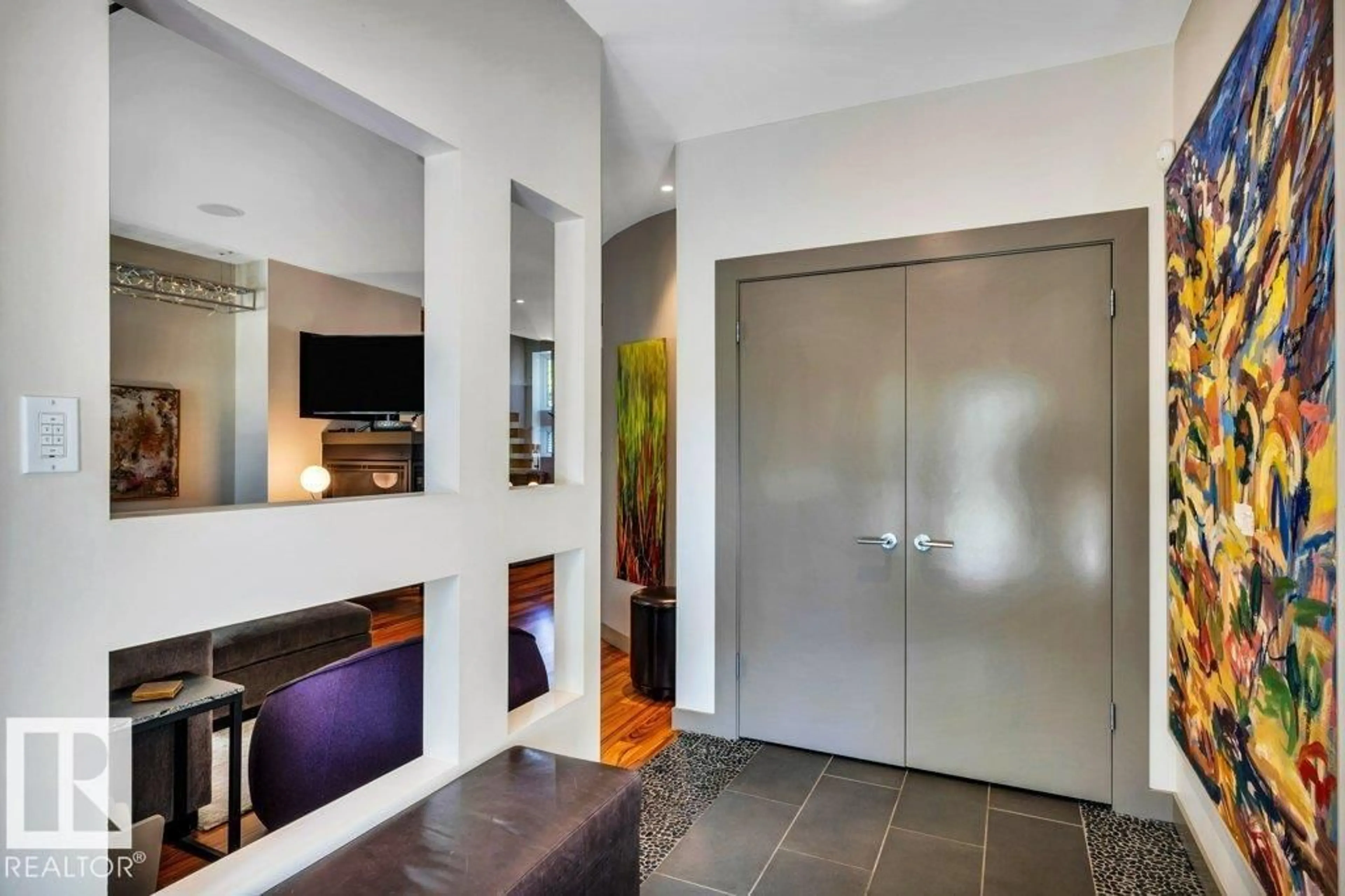 Indoor entryway for 11339 67 ST, Edmonton Alberta T5B1L2