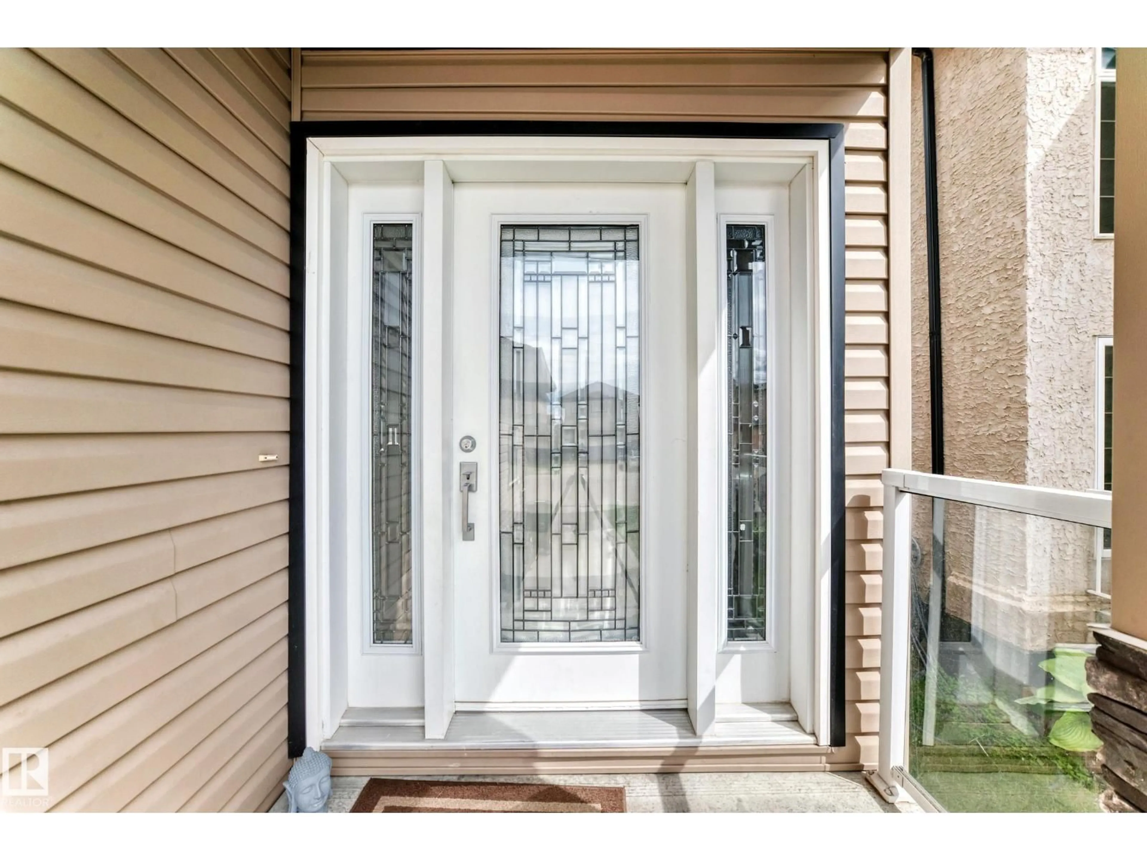 Indoor entryway for 5308 164 AV, Edmonton Alberta T5Y0H4