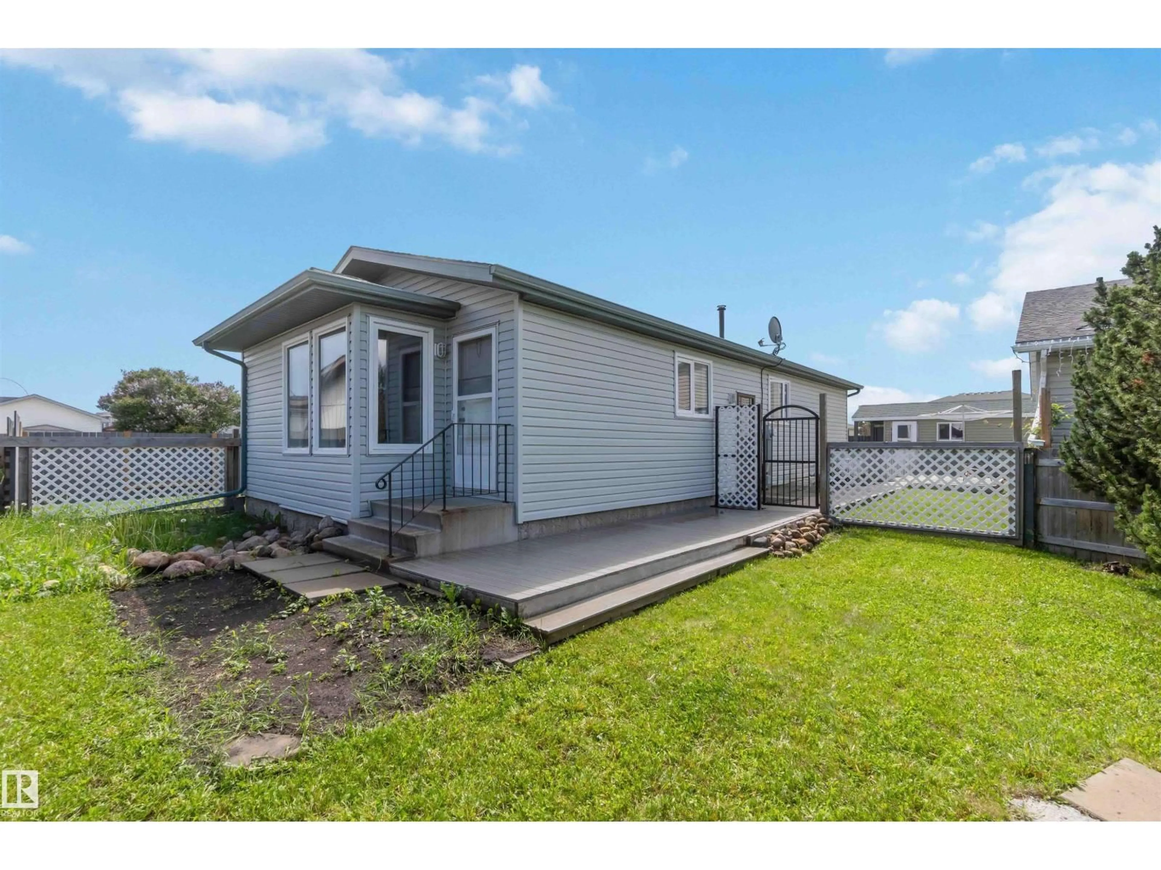 Unknown for 143 BIRCH DR, Gibbons Alberta T0A1N0