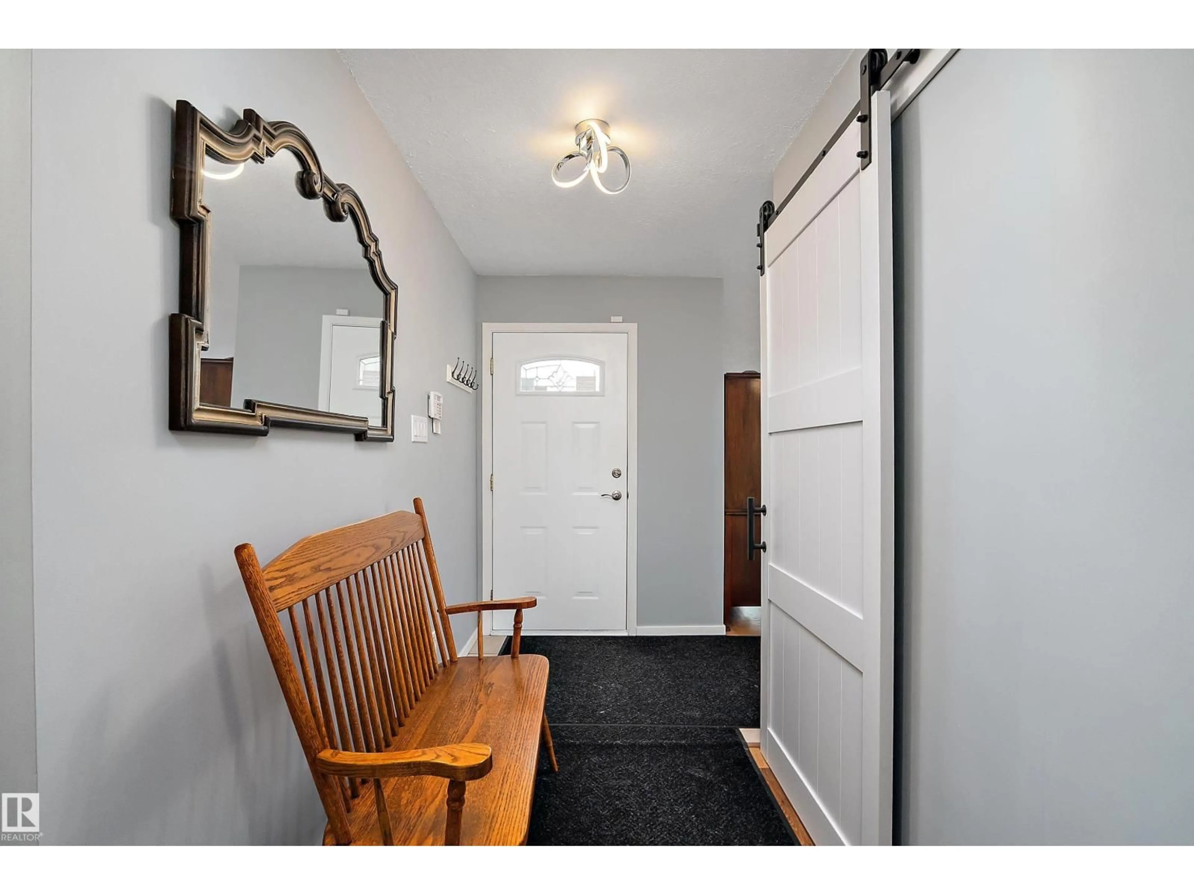 Indoor entryway for 10952 34A AV, Edmonton Alberta T6J2V1