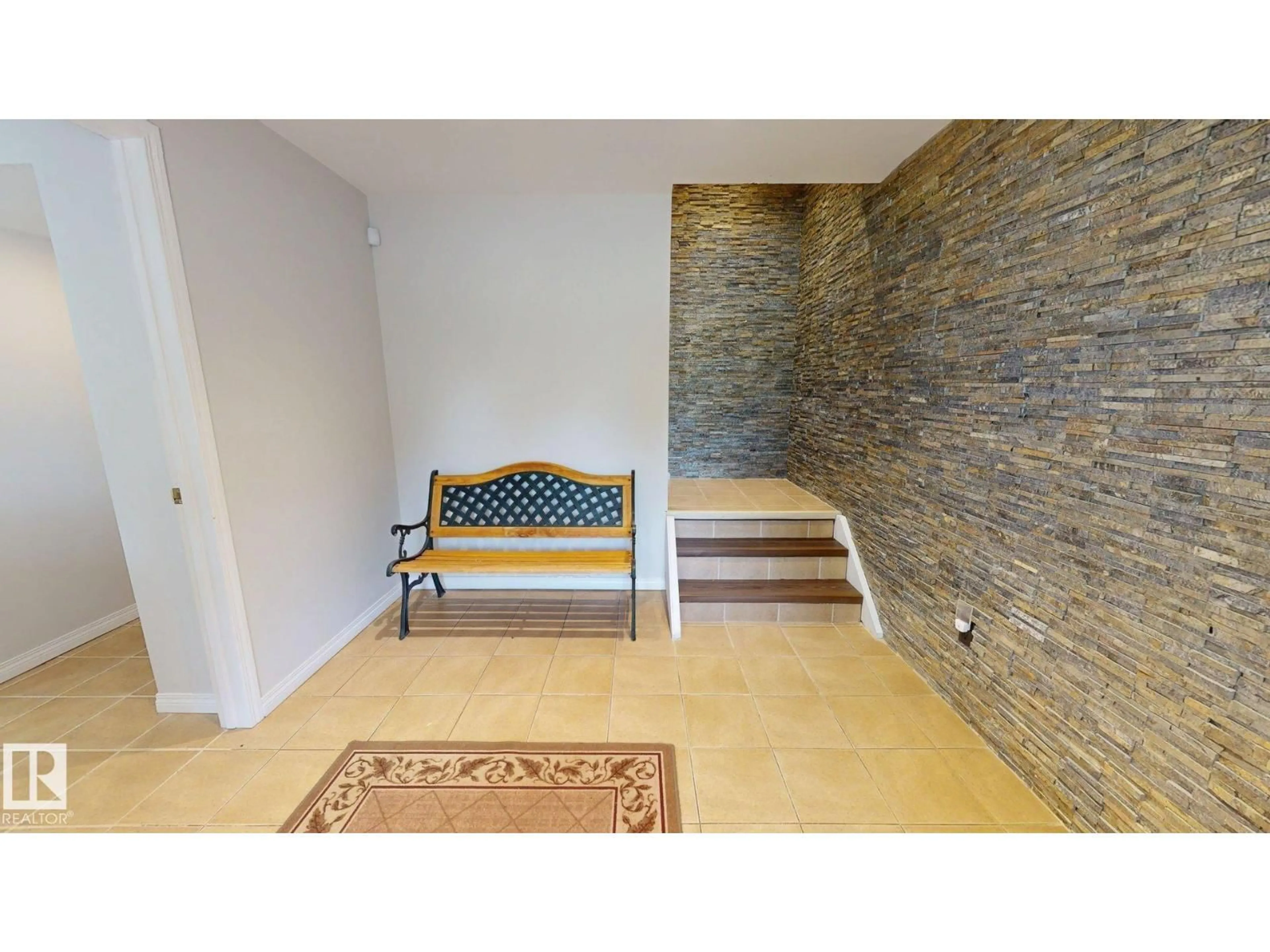 Indoor foyer for 50047 - 70 RGE RD 244, Rural Leduc County Alberta T4X0N8