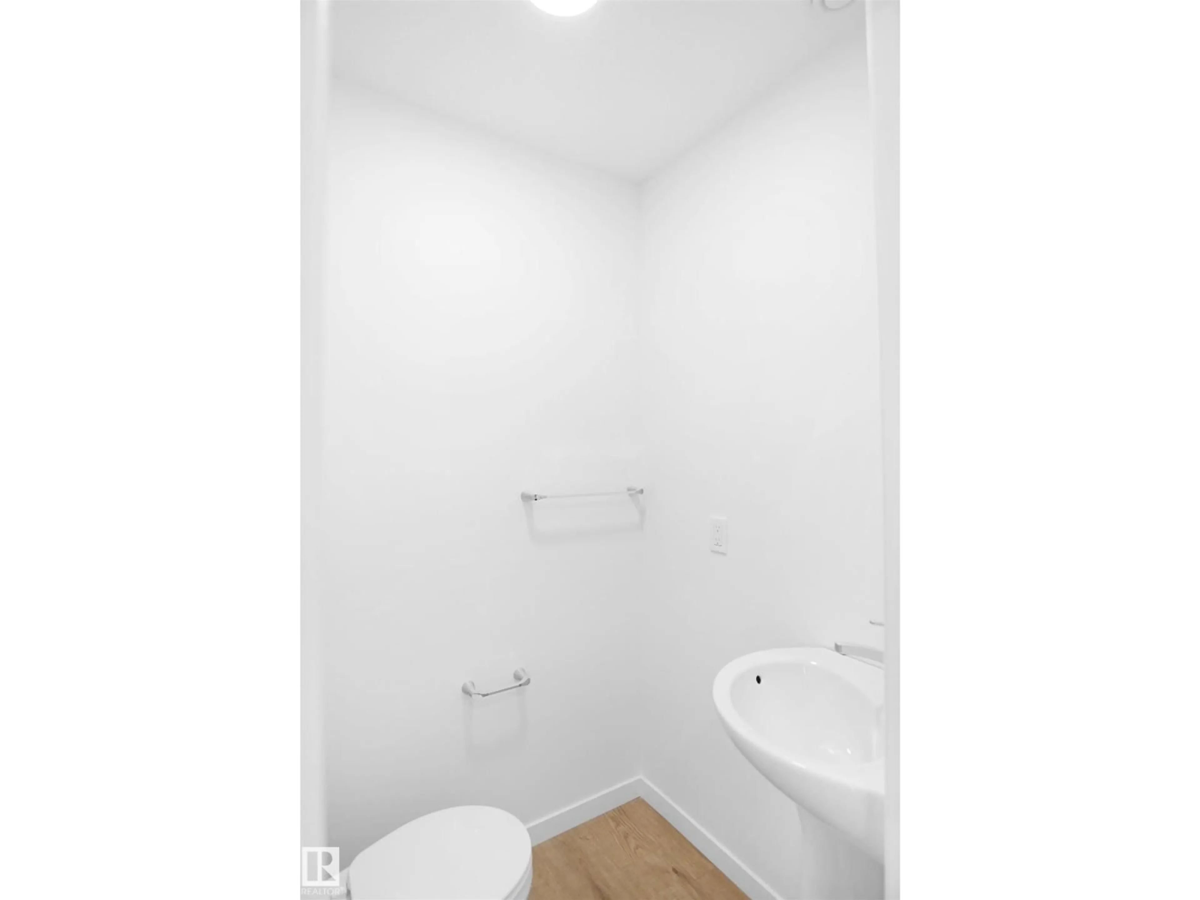 A pic of a room for #5 - 150 CASHMAN CR, Edmonton Alberta T6W2P6