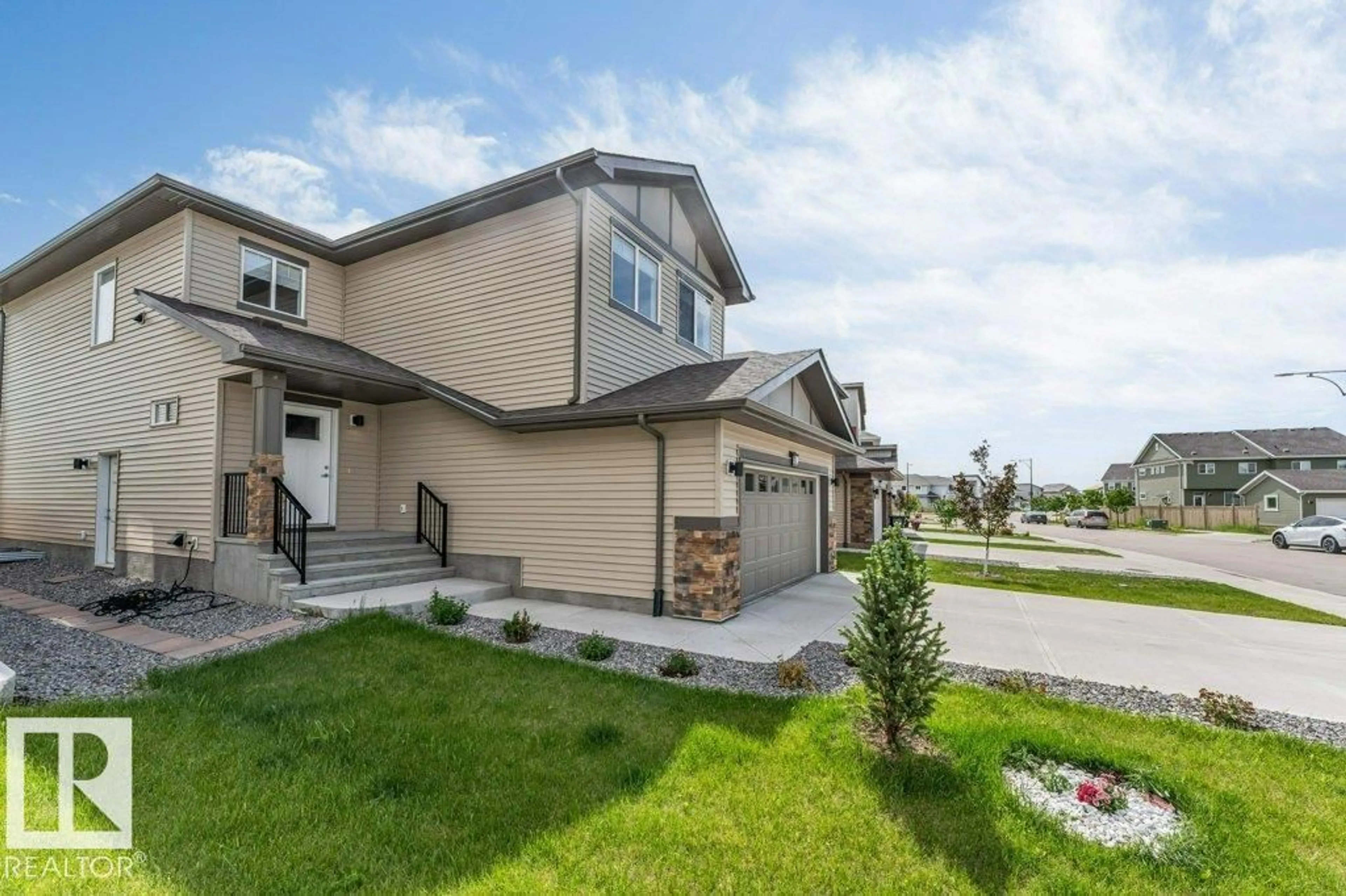 Unknown for 403 35 AV, Edmonton Alberta T6T2P8