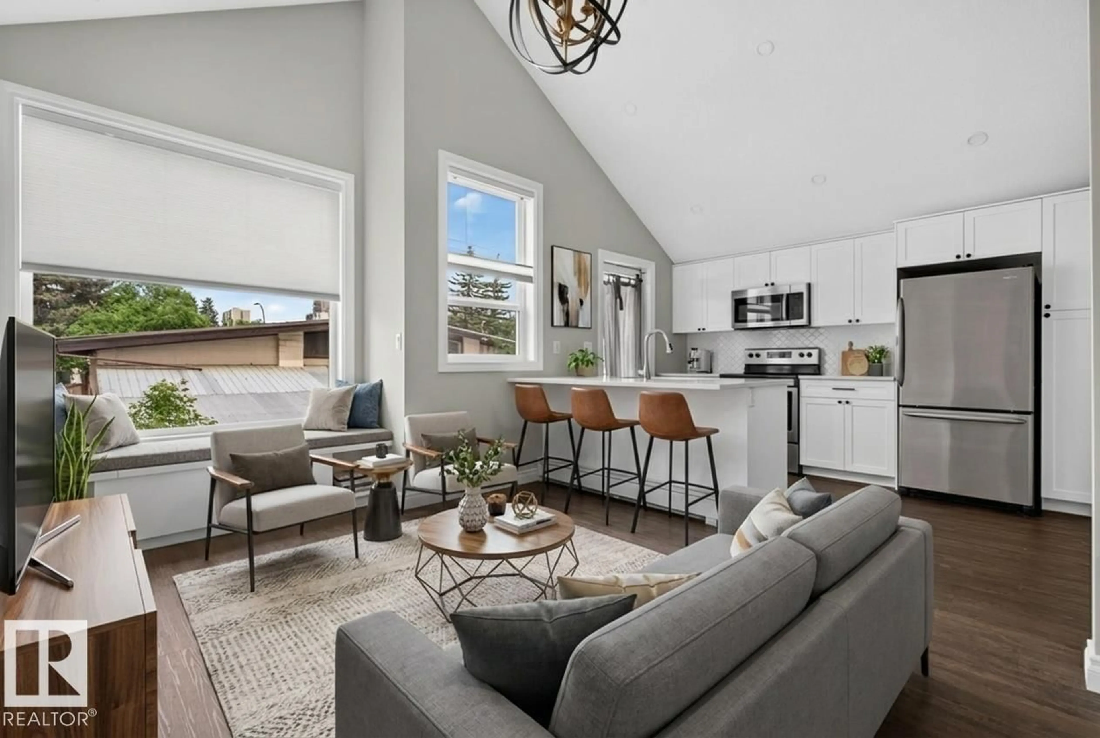 Living room with furniture, unknown for NW - 11212 75 AV, Edmonton Alberta T6G0H3
