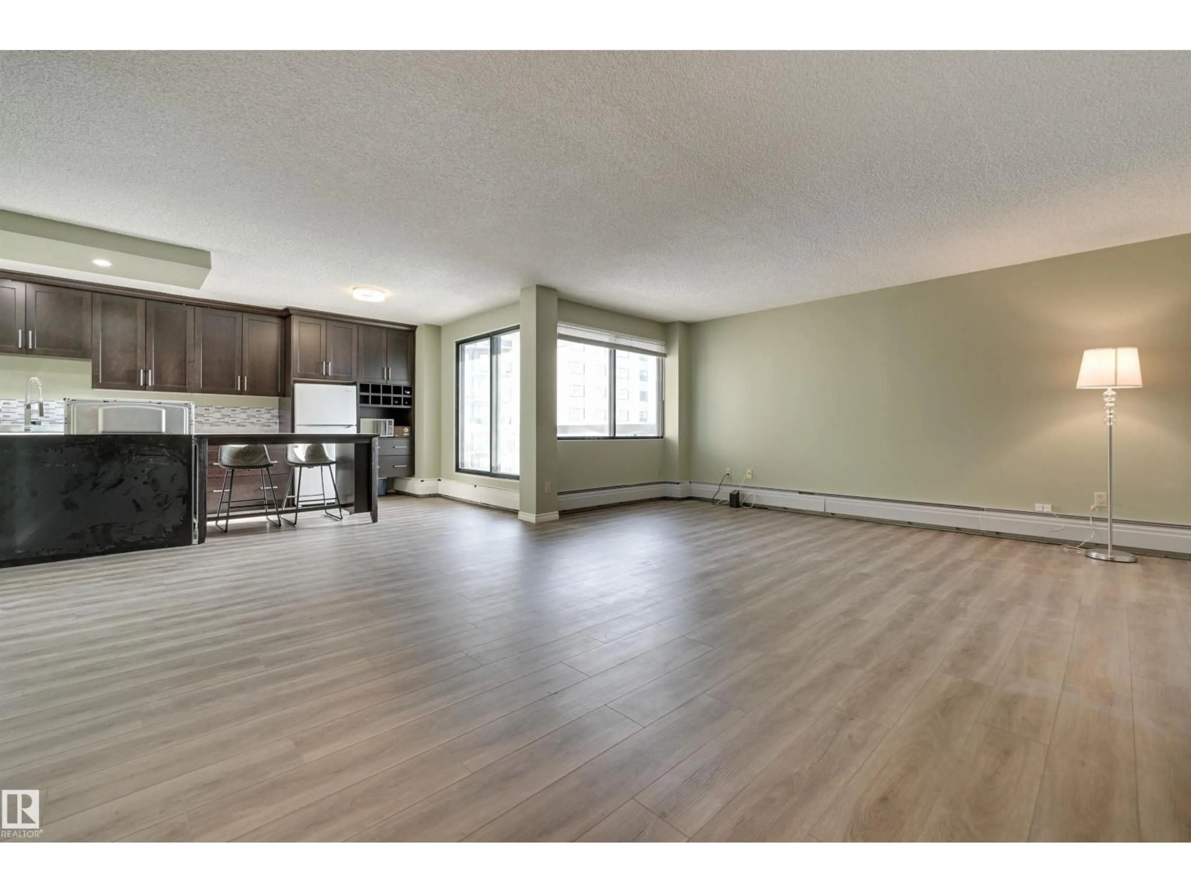 A pic of a room for 10155 - 1003 114 ST, Edmonton Alberta T5K1R8