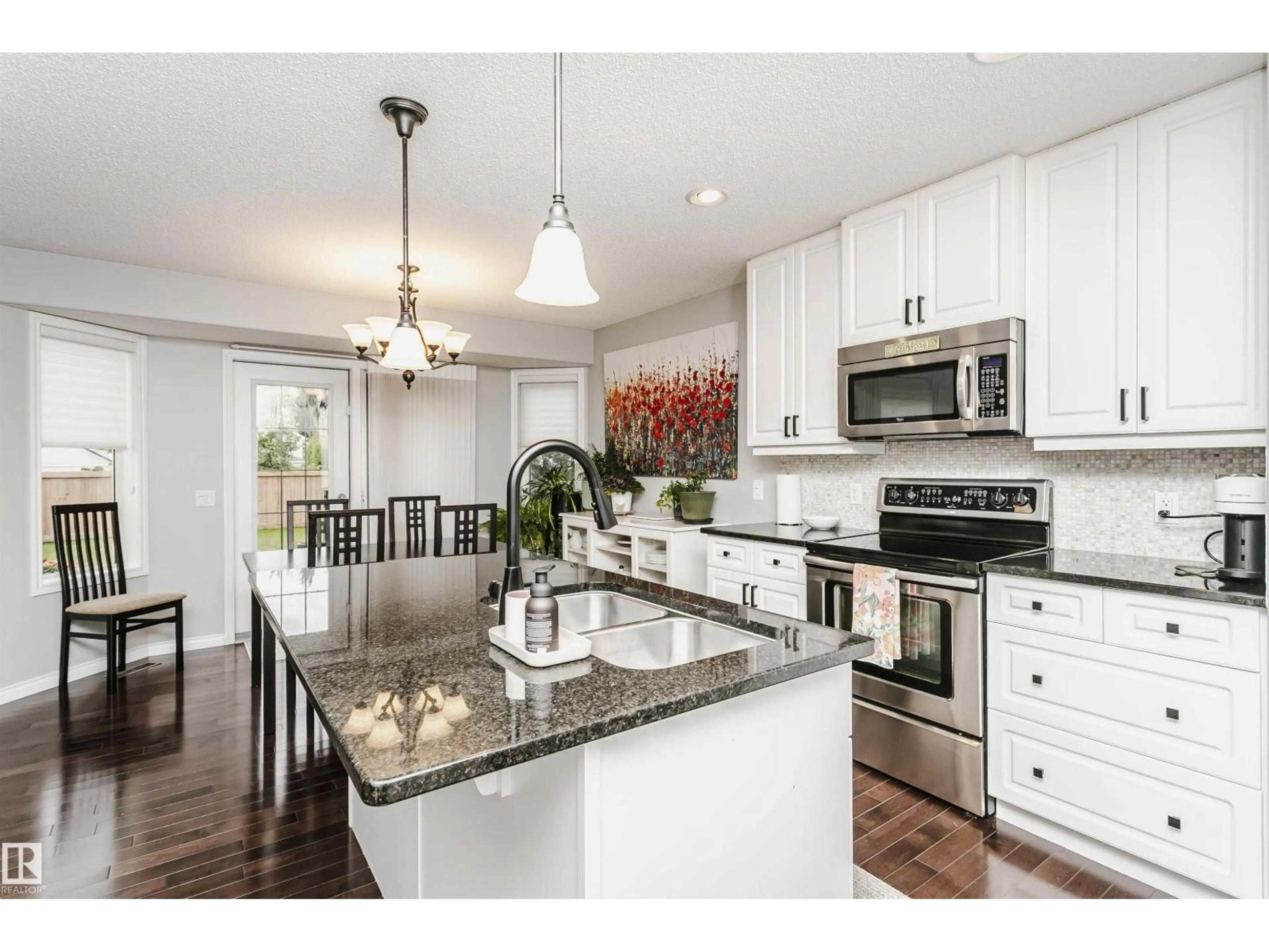 Open concept kitchen, ceramic/tile floor for 34 NORWOOD CL, St. Albert Alberta T8N3Y9
