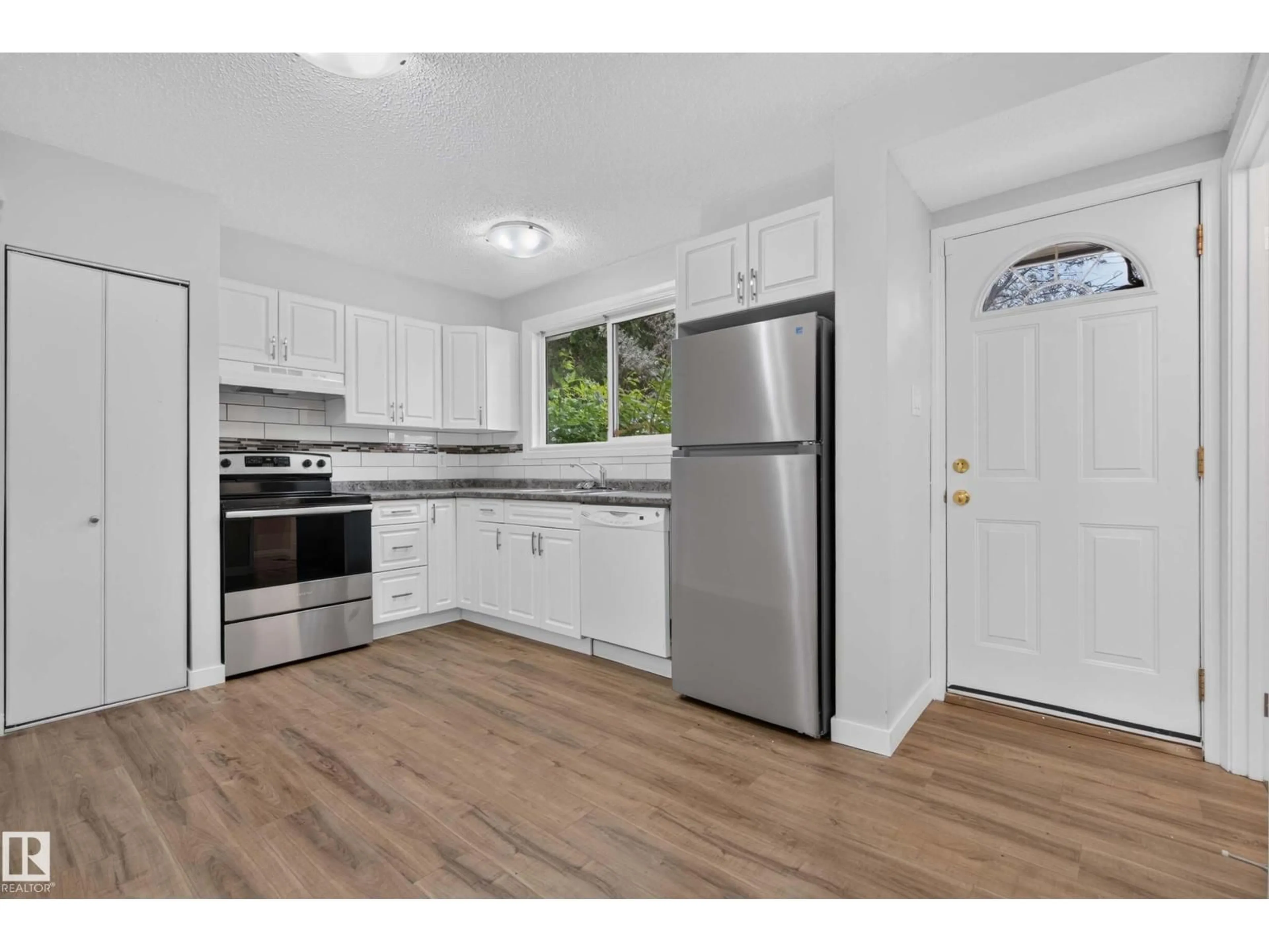 Standard kitchen, wood/laminate floor for 117 HABITAT CR, Edmonton Alberta T5A3K8