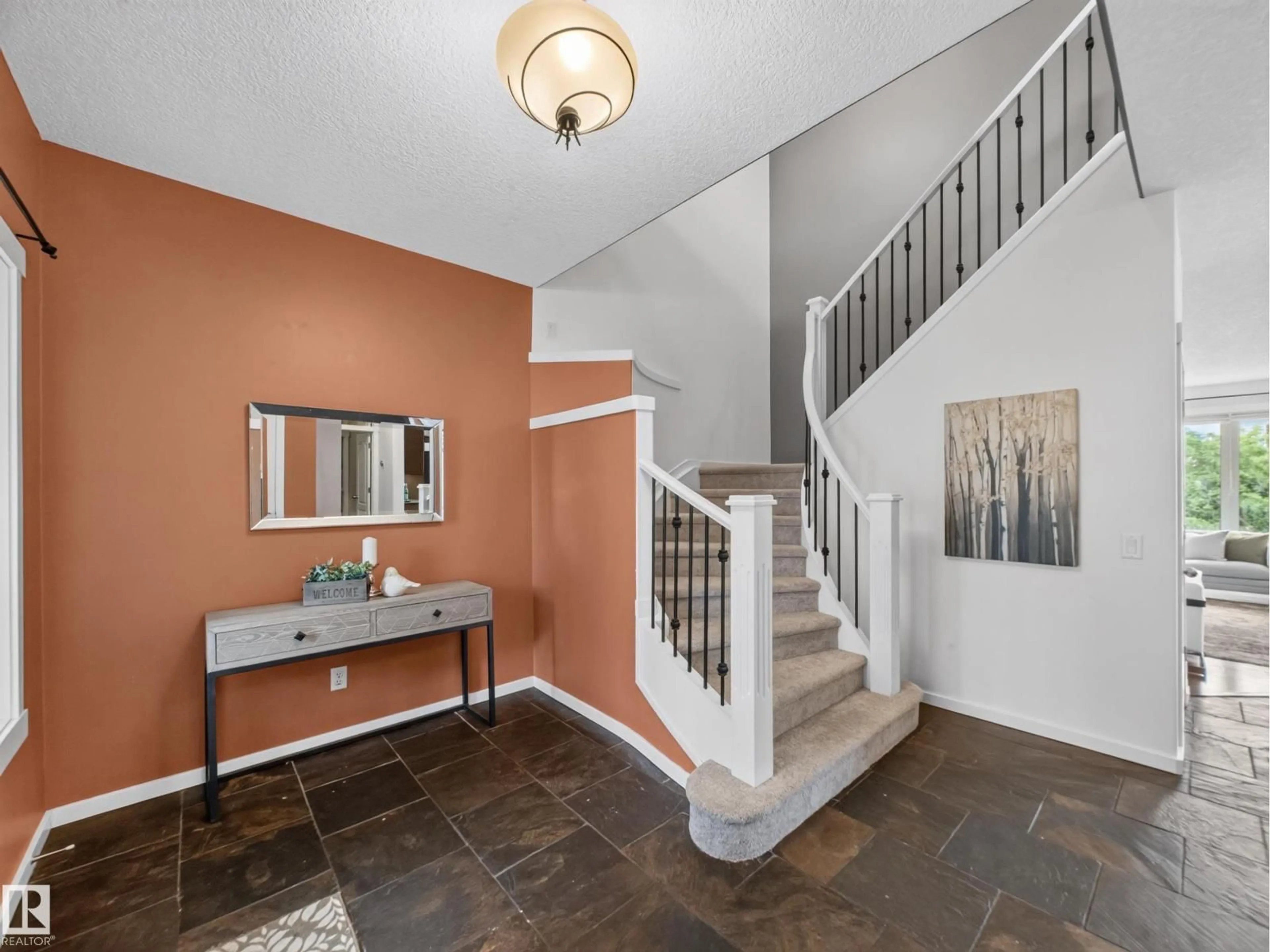 Indoor entryway for SW - 205 SHEPPARD CO, Edmonton Alberta T6X1B3
