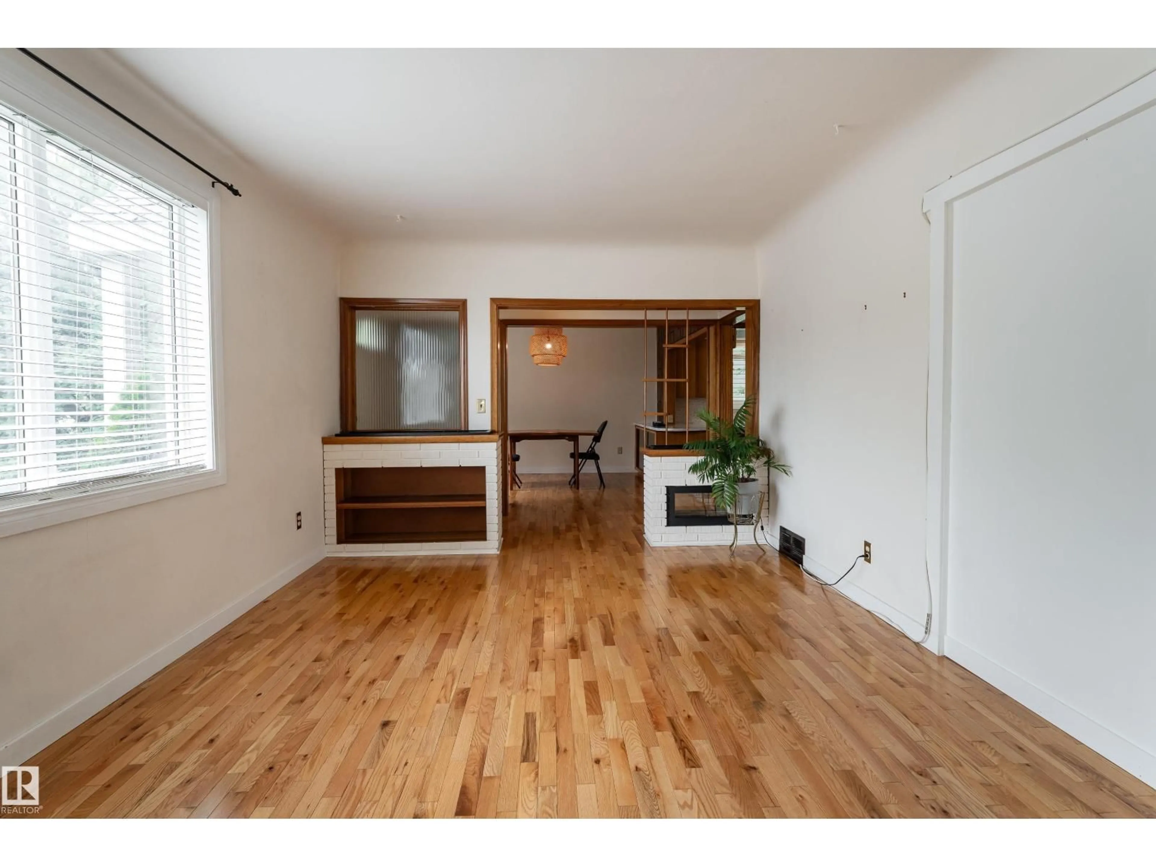 Unknown for 7528 82 AVE, Edmonton Alberta T6C0X9