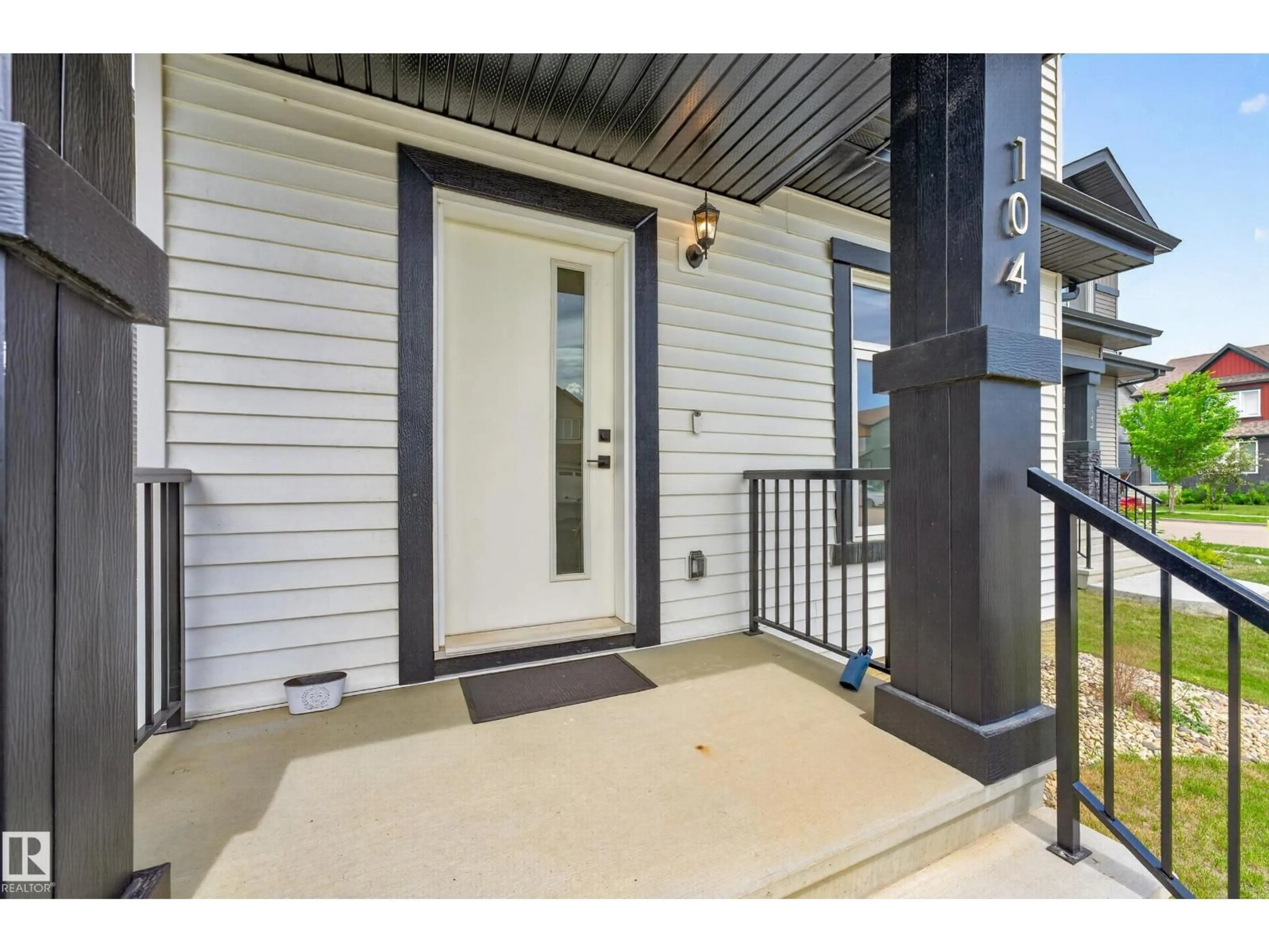 Indoor entryway for 104 KIDD CR, Leduc Alberta T9E1N6