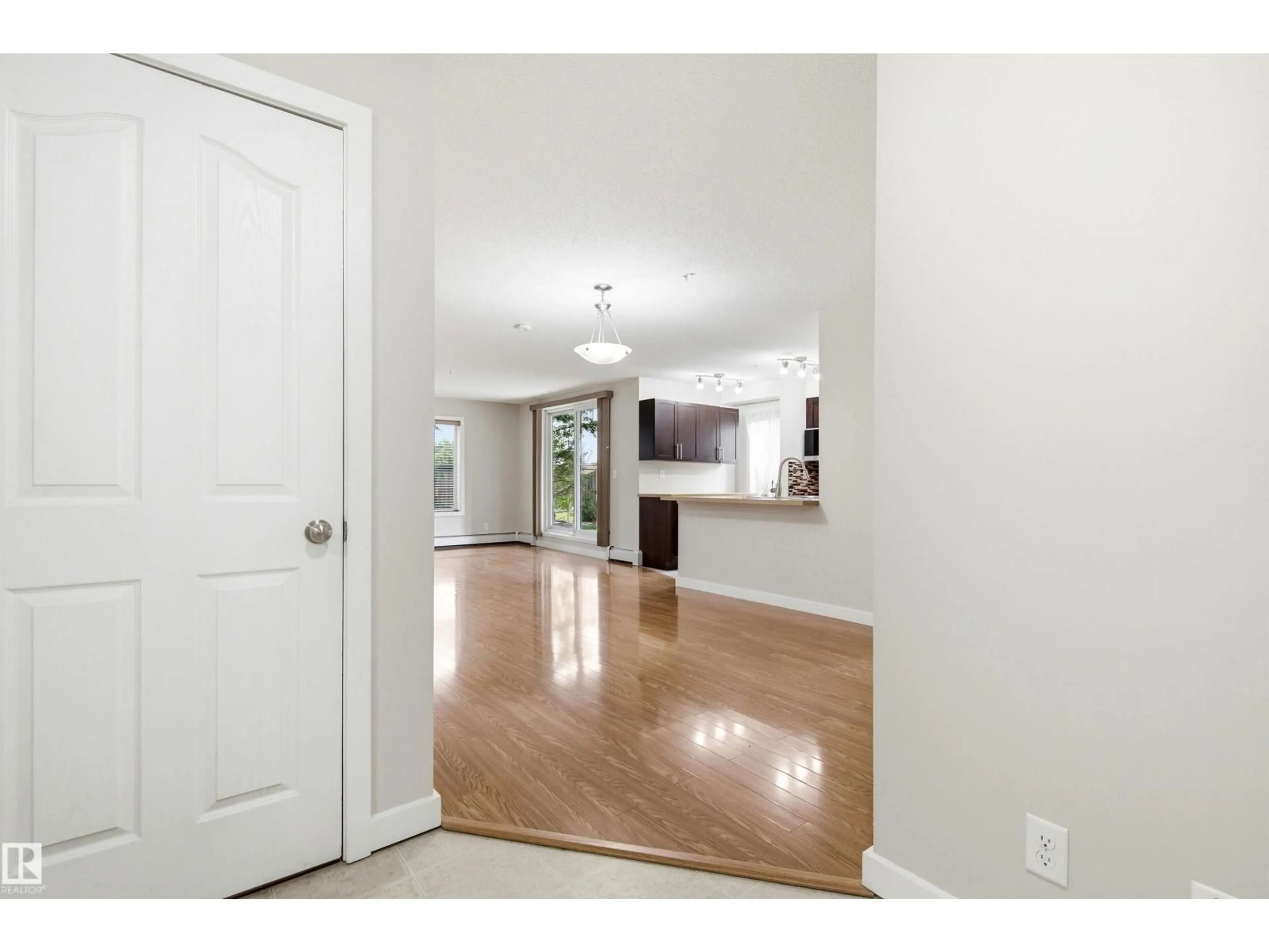 Indoor entryway for 534 - 120 WATT BV, Edmonton Alberta T6X1P7
